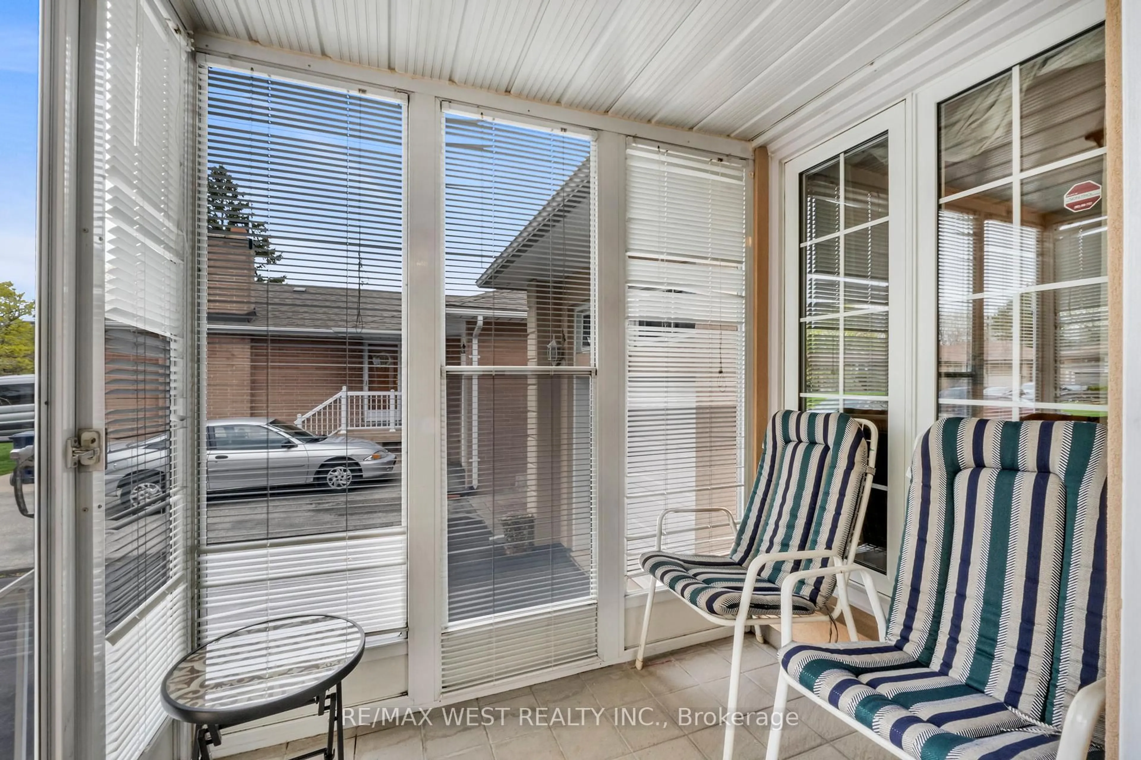Patio, street for 15 Breadner Dr, Toronto Ontario M9R 3M3