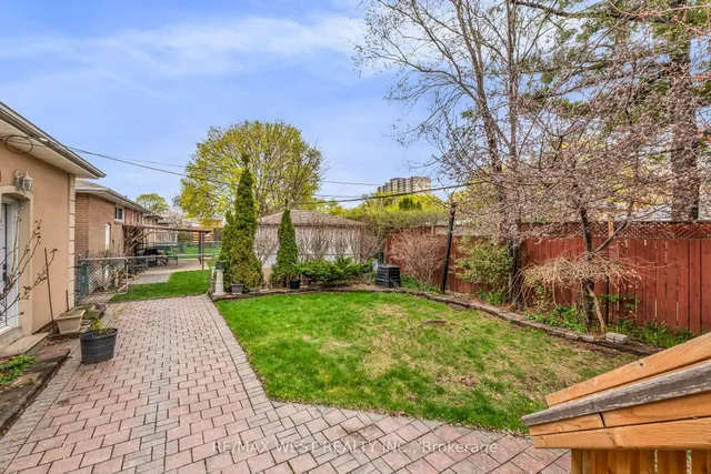 Additional property image - 15 Breadner Dr