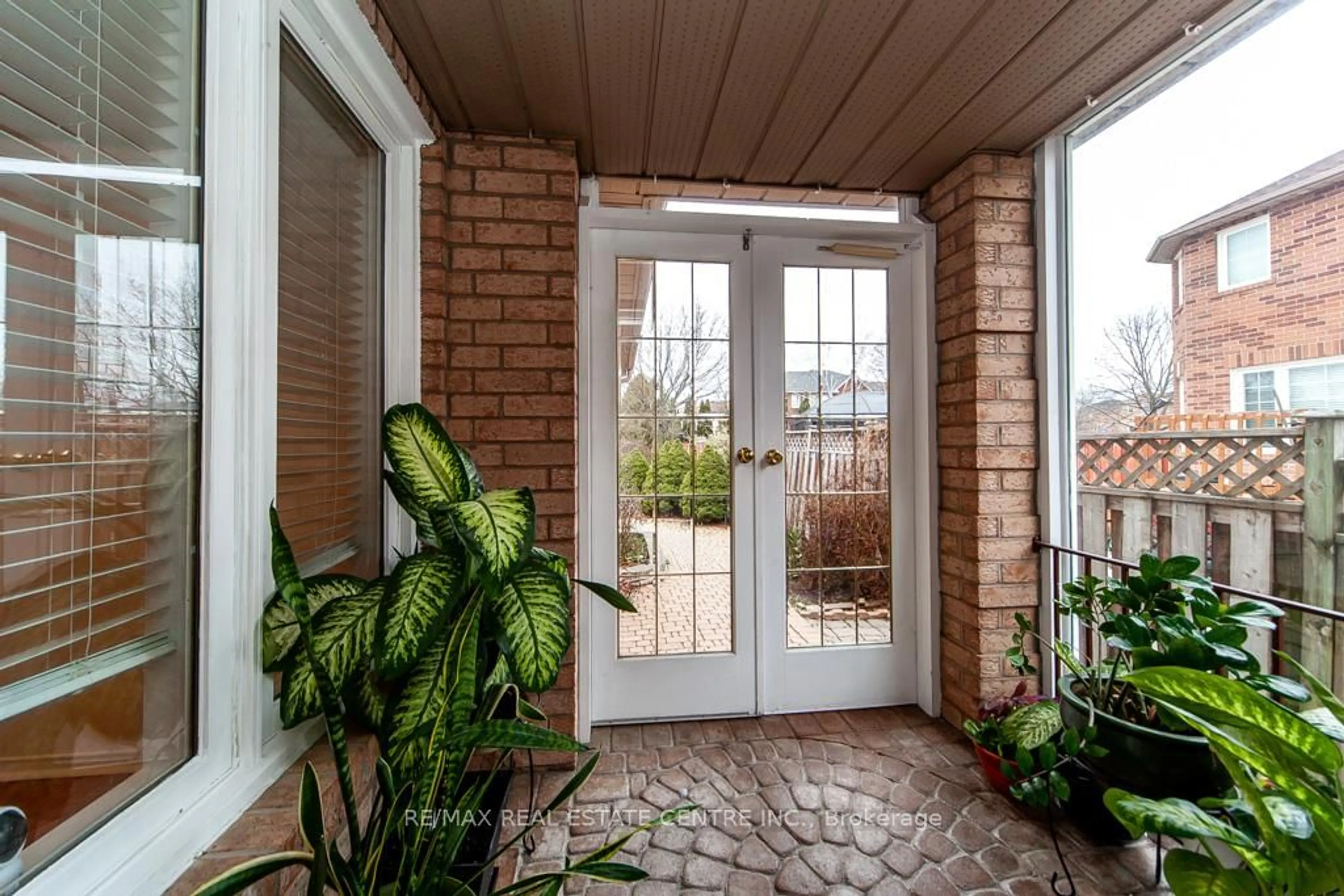 Indoor entryway for 5507 Flatford Rd, Mississauga Ontario L5V 1Y5
