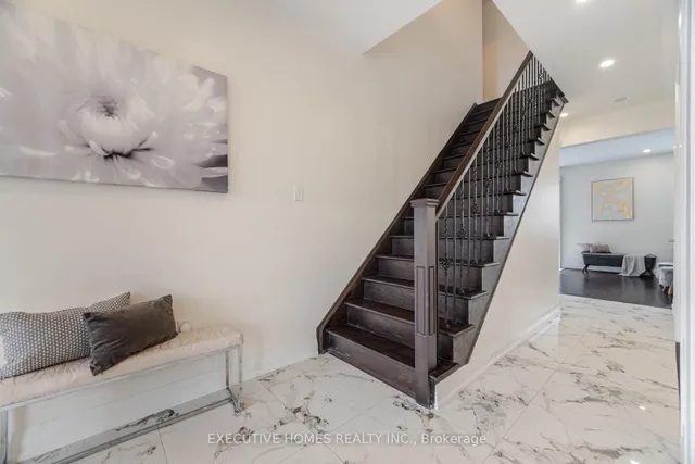 Additional property image - 1121 Meighen Way