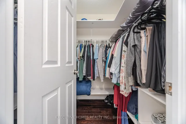 Additional property image - 1121 Meighen Way