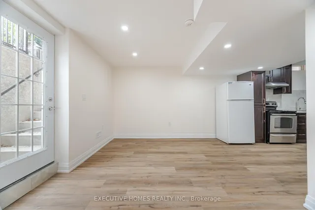 Additional property image - 1121 Meighen Way