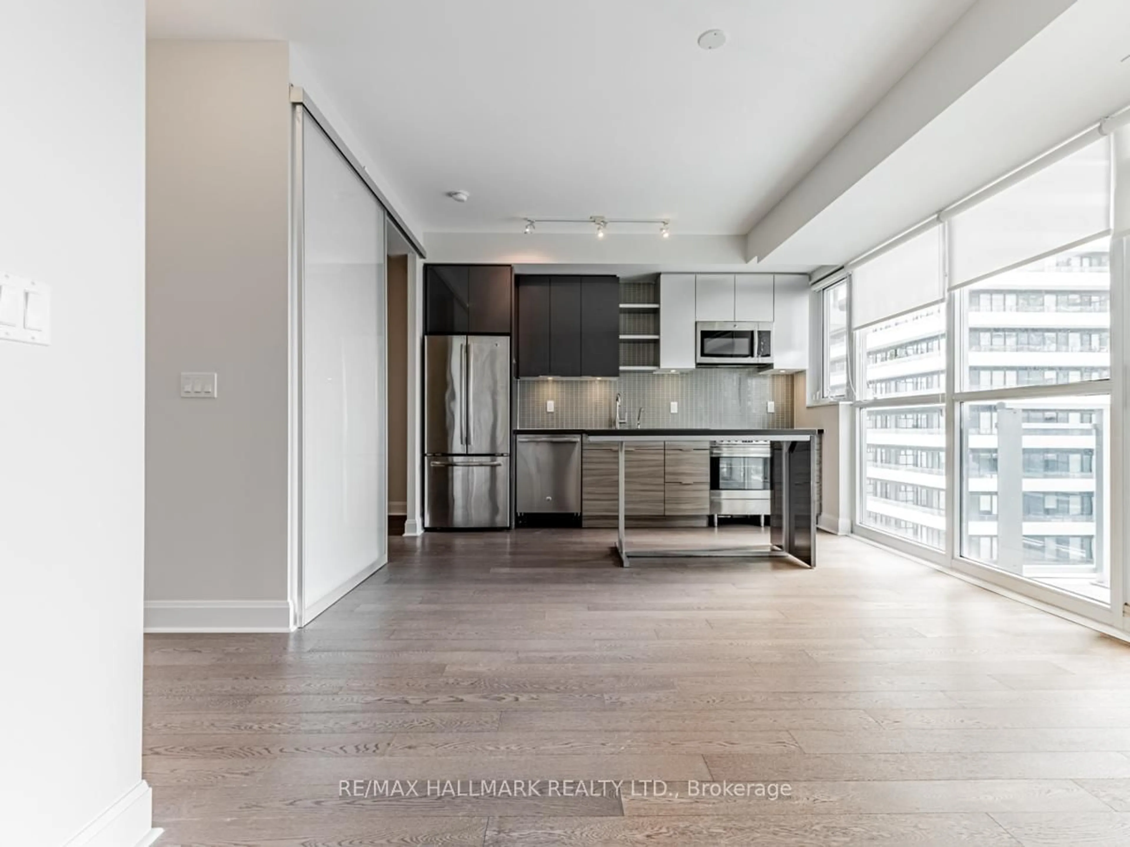 Open concept kitchen, unknown for 33 Shore Breeze Dr #1111, Toronto Ontario M8V 1A1