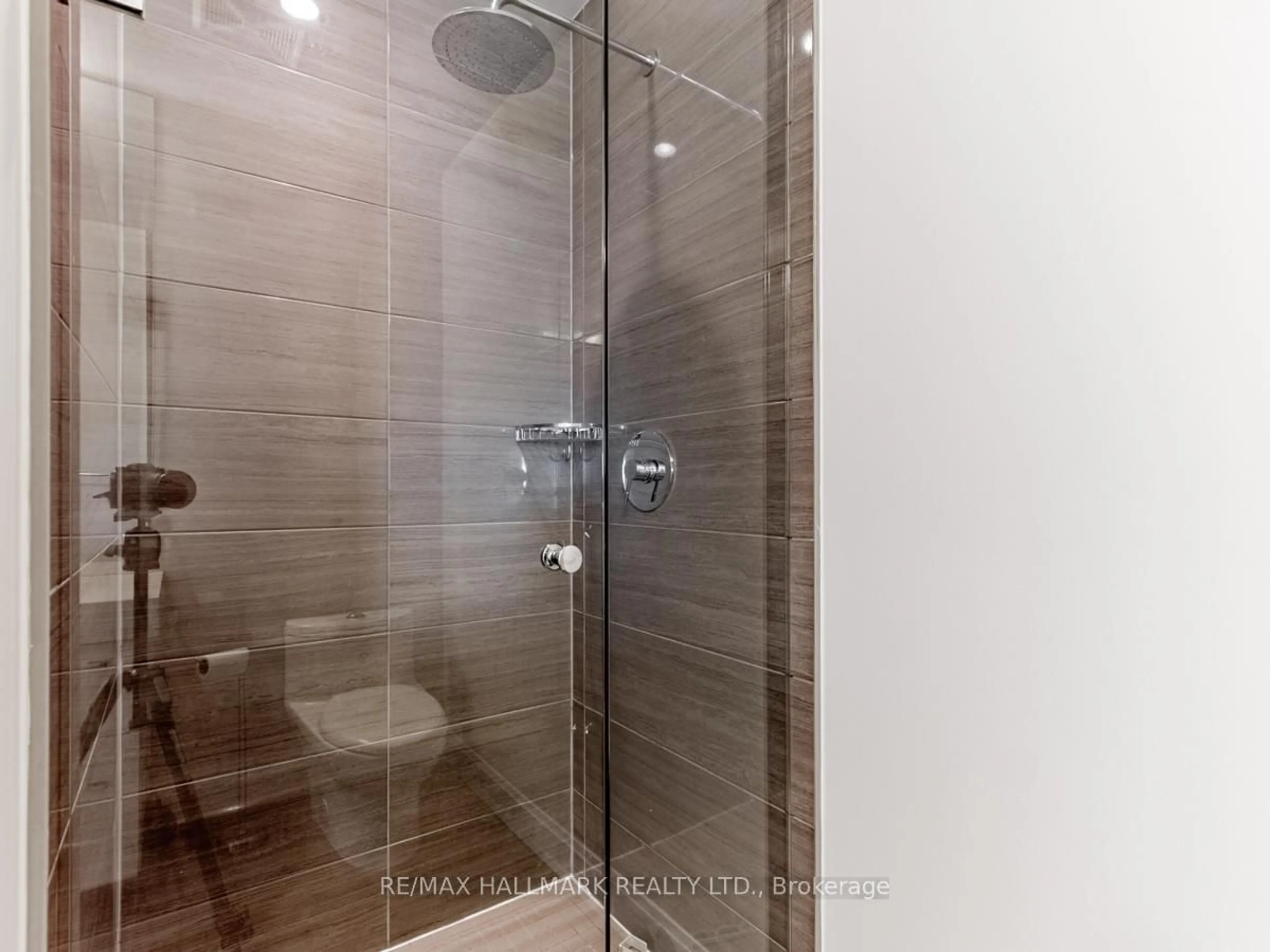 Contemporary bathroom, ceramic/tile floor for 33 Shore Breeze Dr #1111, Toronto Ontario M8V 1A1