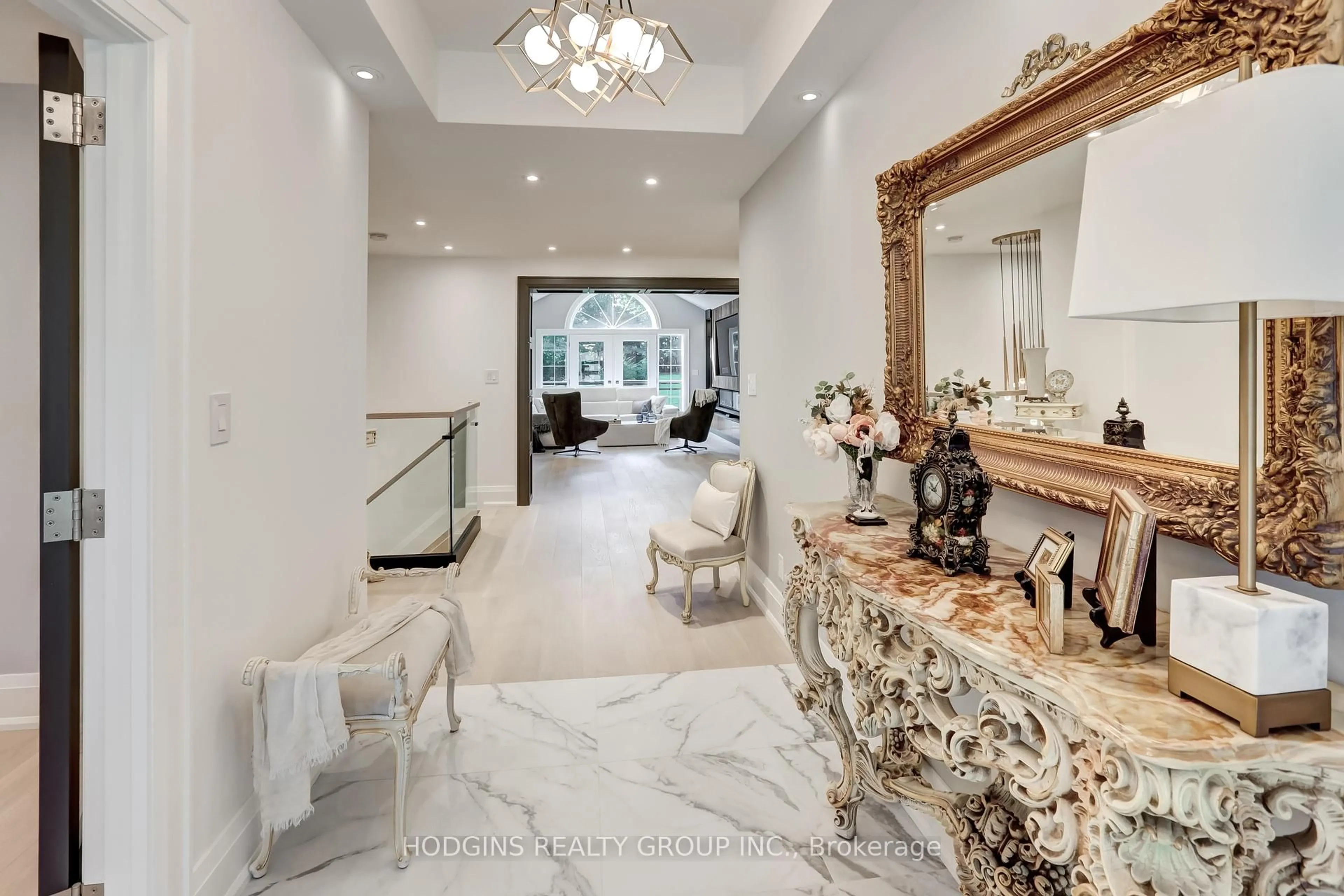 Indoor entryway for 1520 Drymen Cres, Mississauga Ontario L5G 2P2