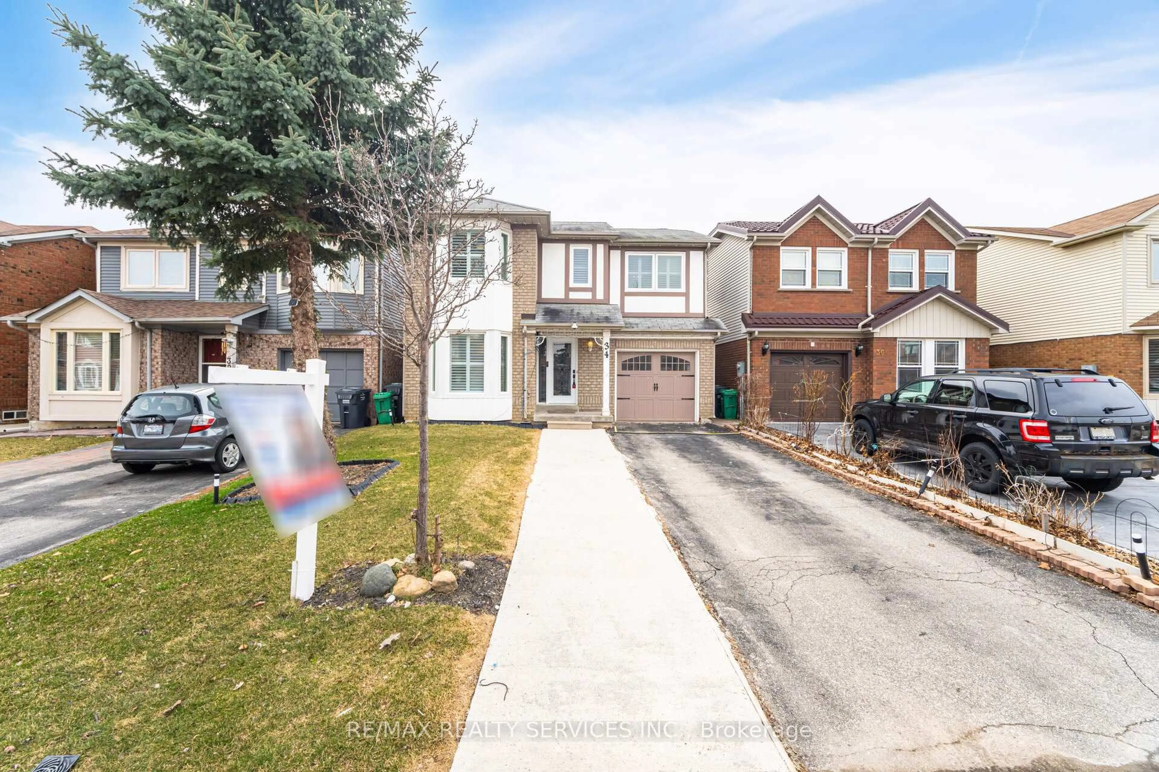 Home with brick exterior material, street for 34 Chipmunk Cres, Brampton Ontario L6R 1B3