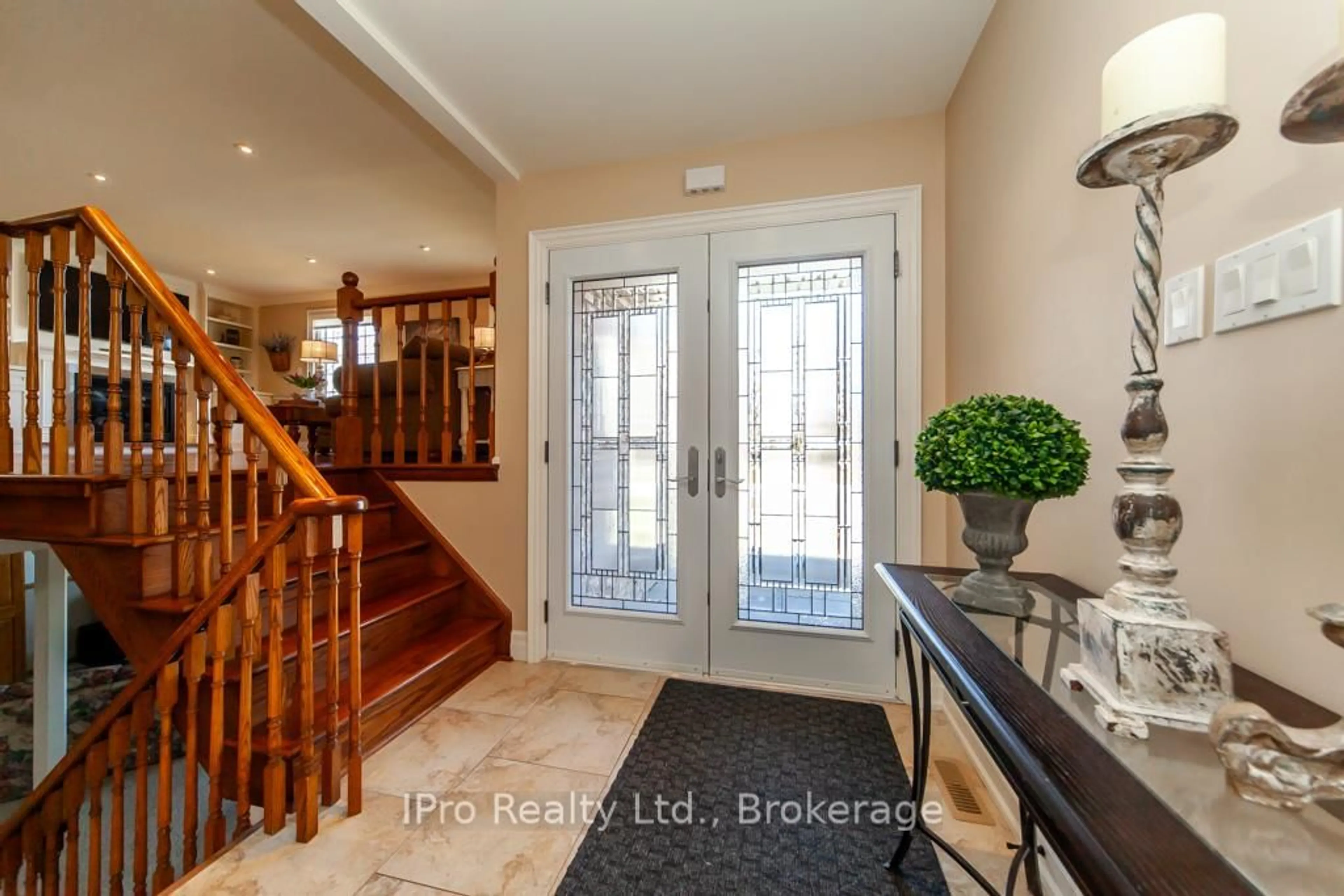 Indoor entryway for 874 Pearen Ave, Milton Ontario L9T 4Y3