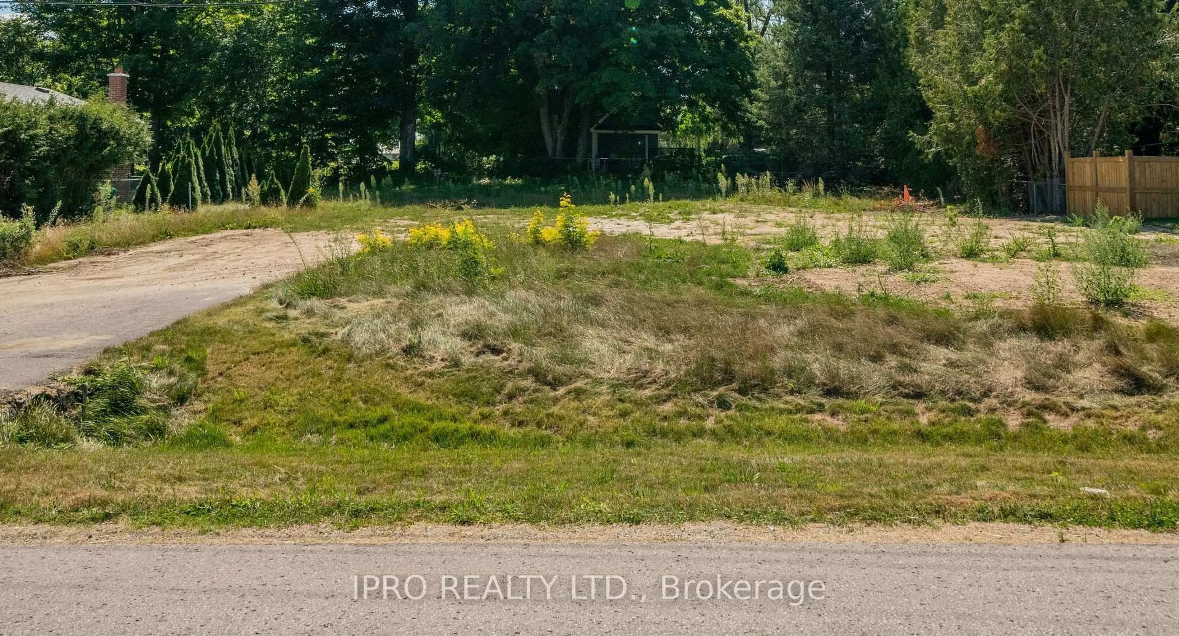 A pic from outside/outdoor area/front of a property/back of a property/a pic from drone, street for 9 Maple Grove Rd, Caledon Ontario L7K 0Z2