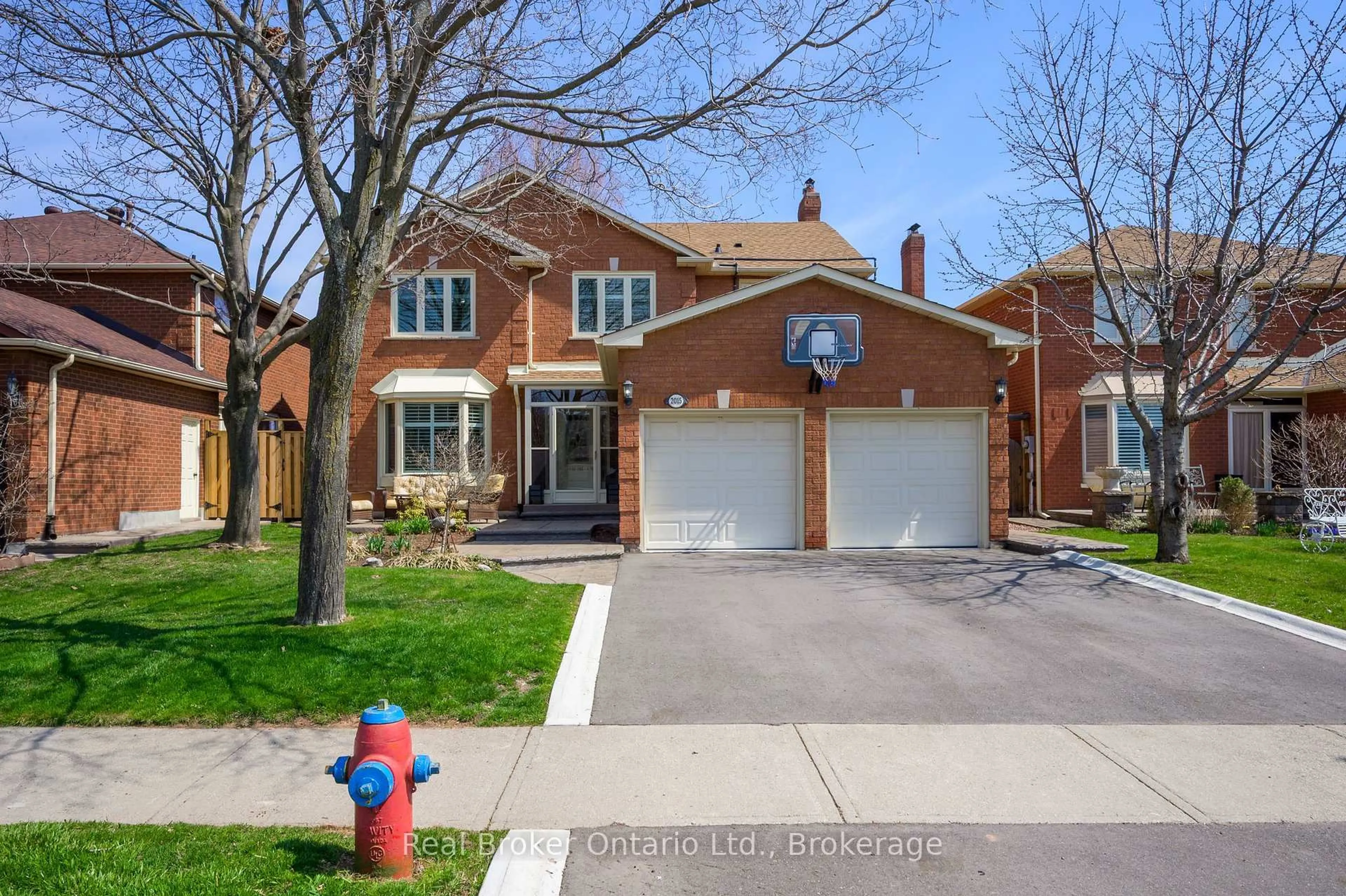 Home with brick exterior material, street for 2015 Grosvenor St, Oakville Ontario L6H 5A2