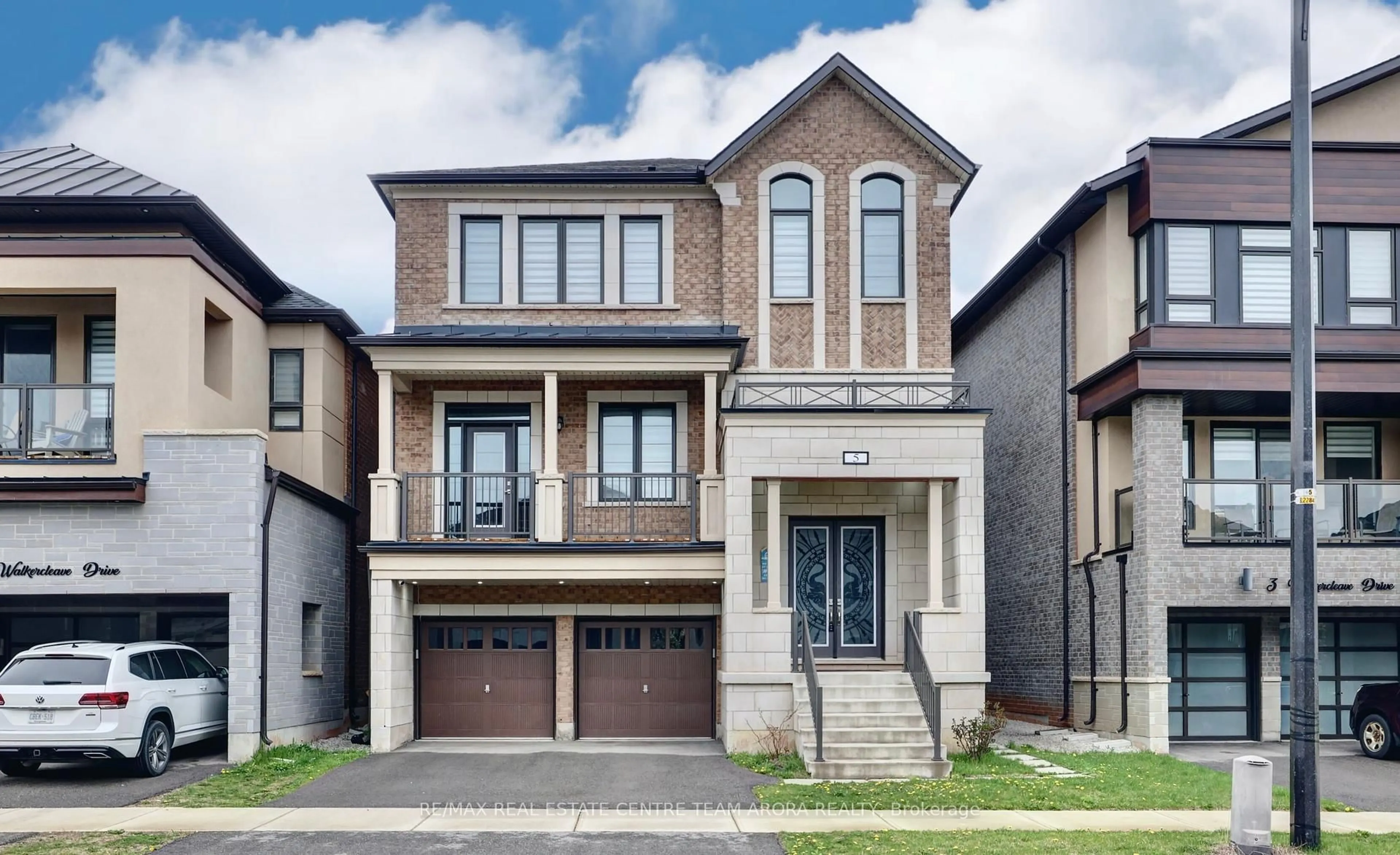 Home with brick exterior material, street for 5 Walkercleave Dr, Brampton Ontario L6X 5R4