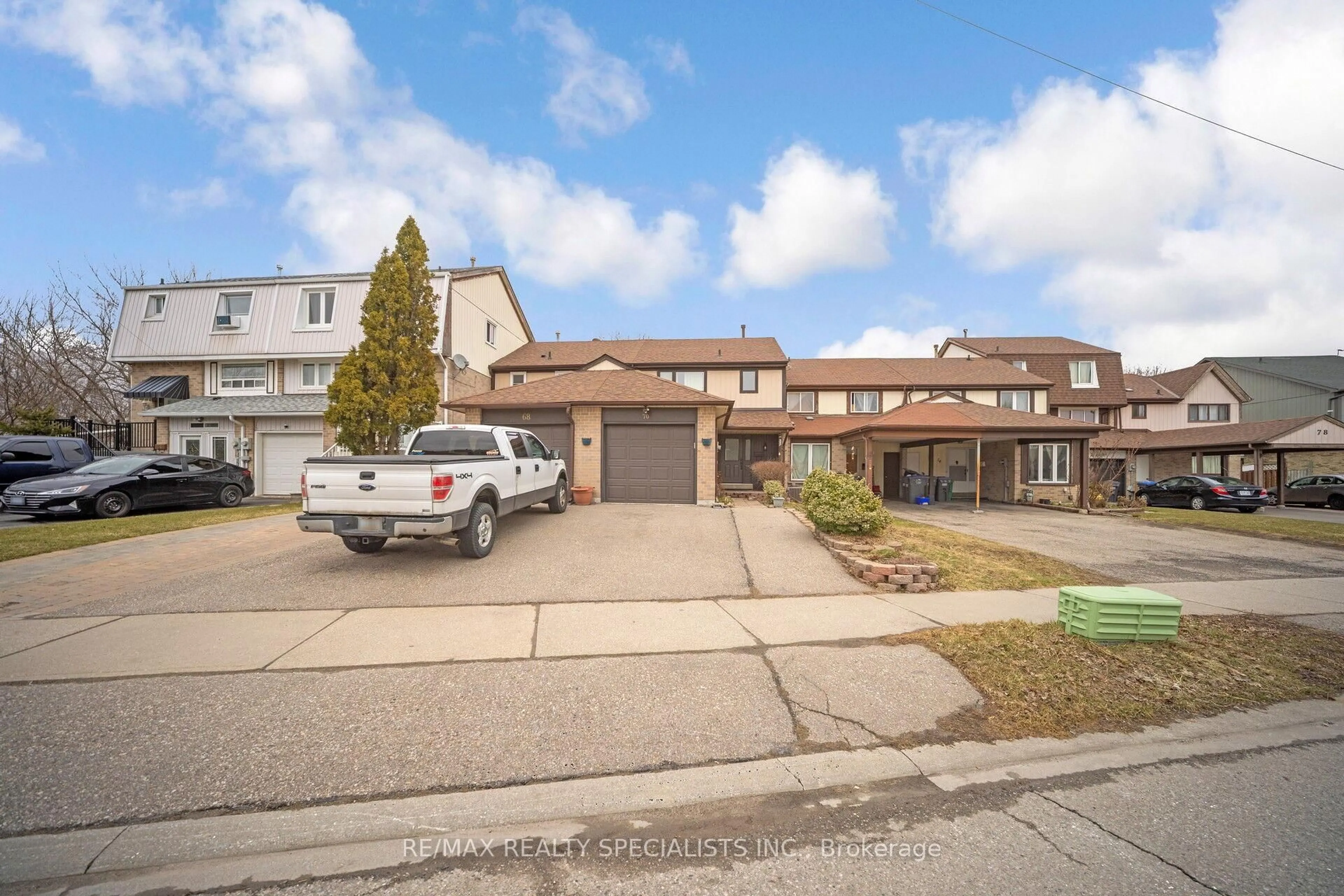 Unknown for 70 Primrose Cres, Brampton Ontario L6Z 1E3
