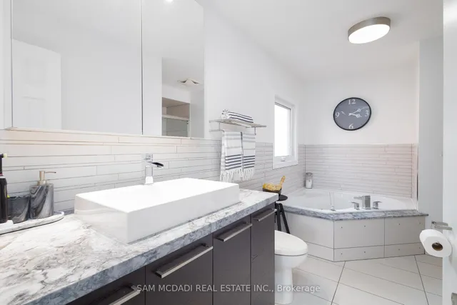 Additional property image - 1555 Sir Monty's Dr