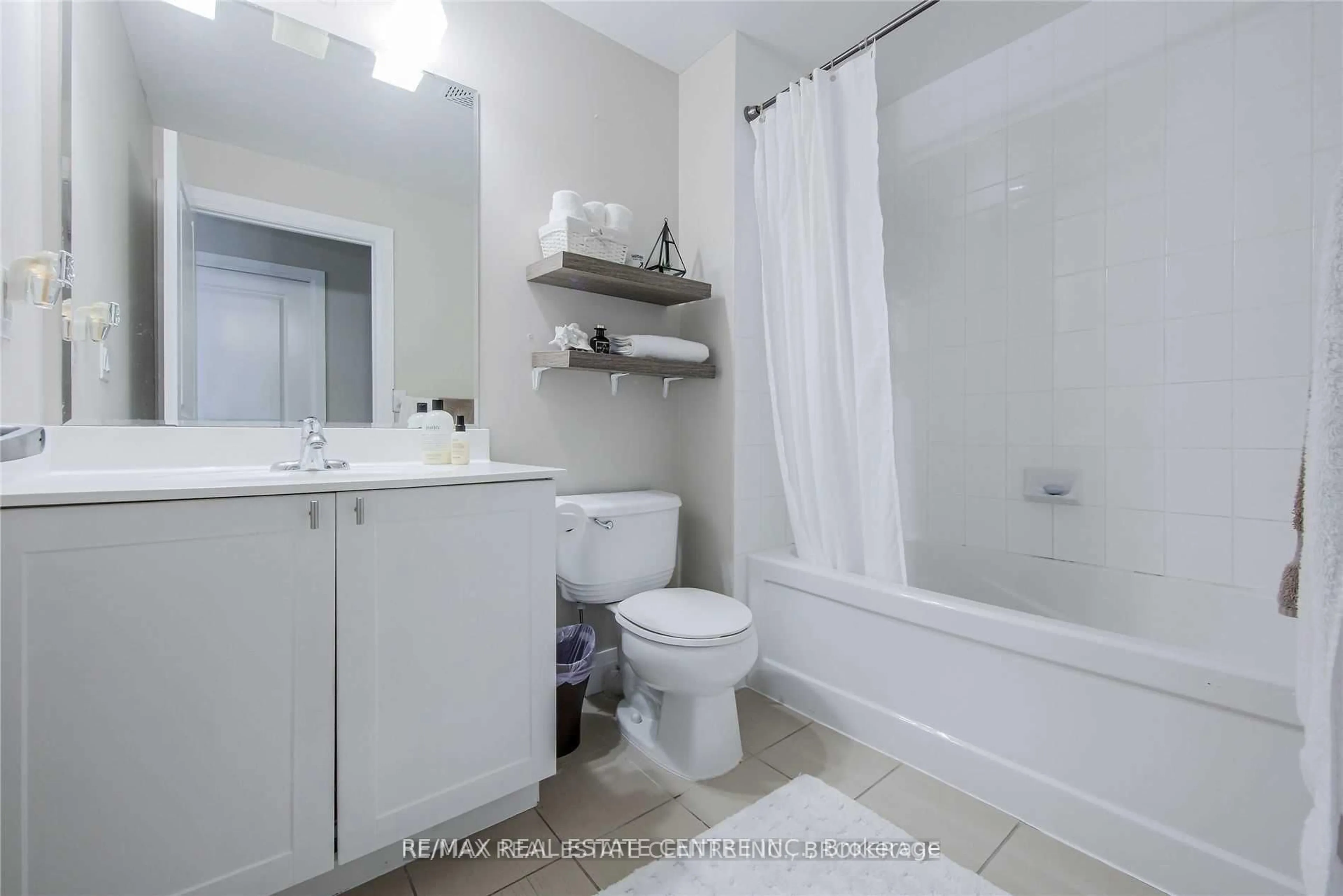 Standard bathroom, ceramic/tile floor for 385 Prince Of Wales Dr #1201, Mississauga Ontario L5B 0C6