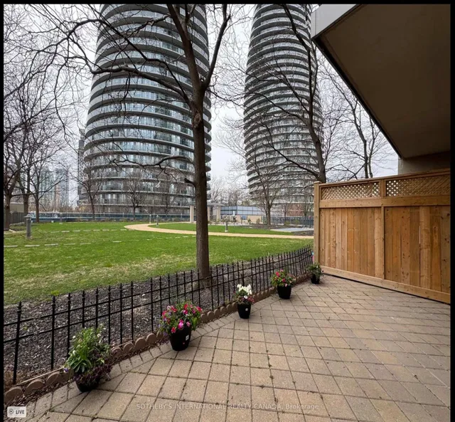 Additional property image - 70 Absolute Ave Unit 306