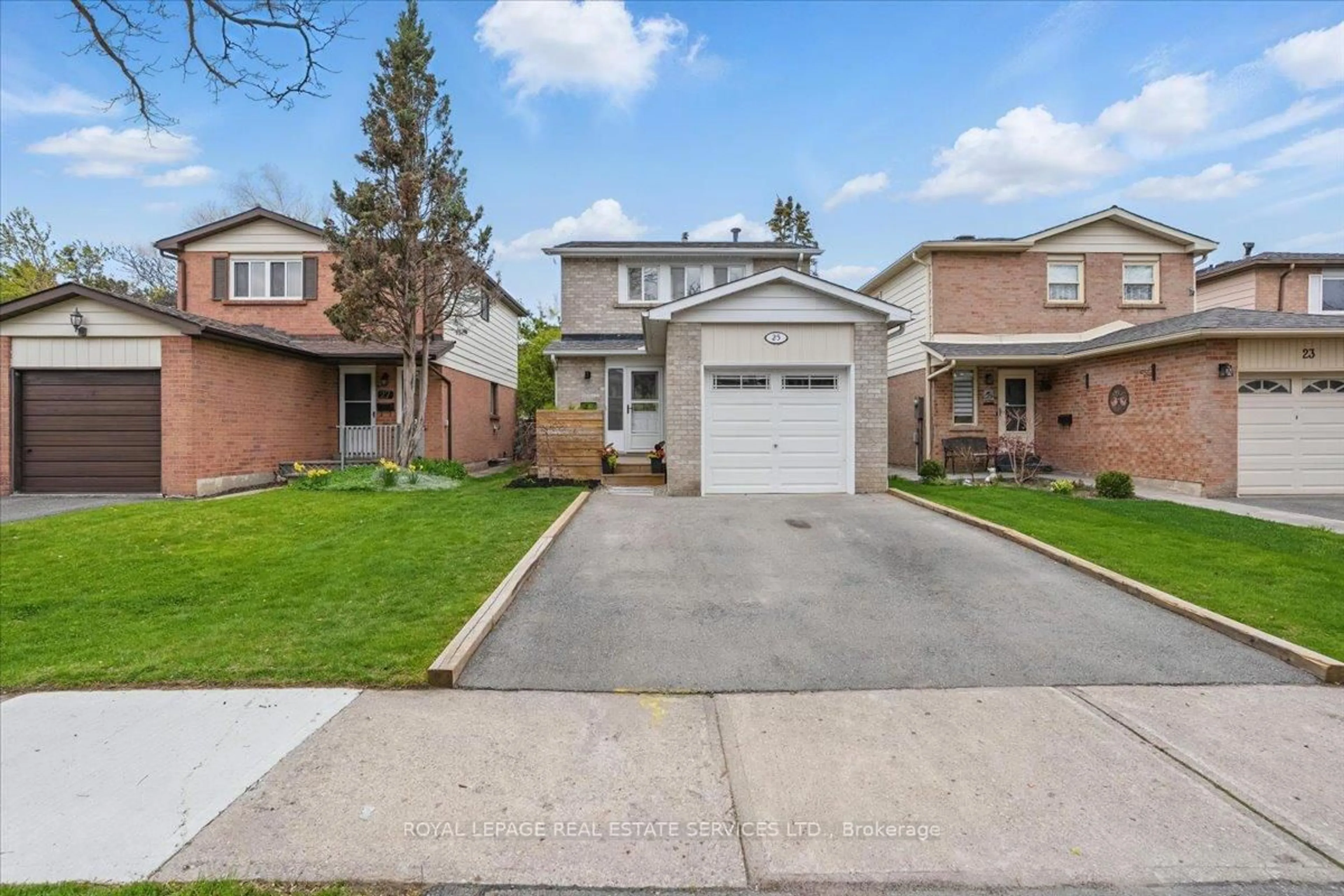 Home with brick exterior material, street for 25 Wheatfield Rd, Brampton Ontario L6X 2V4