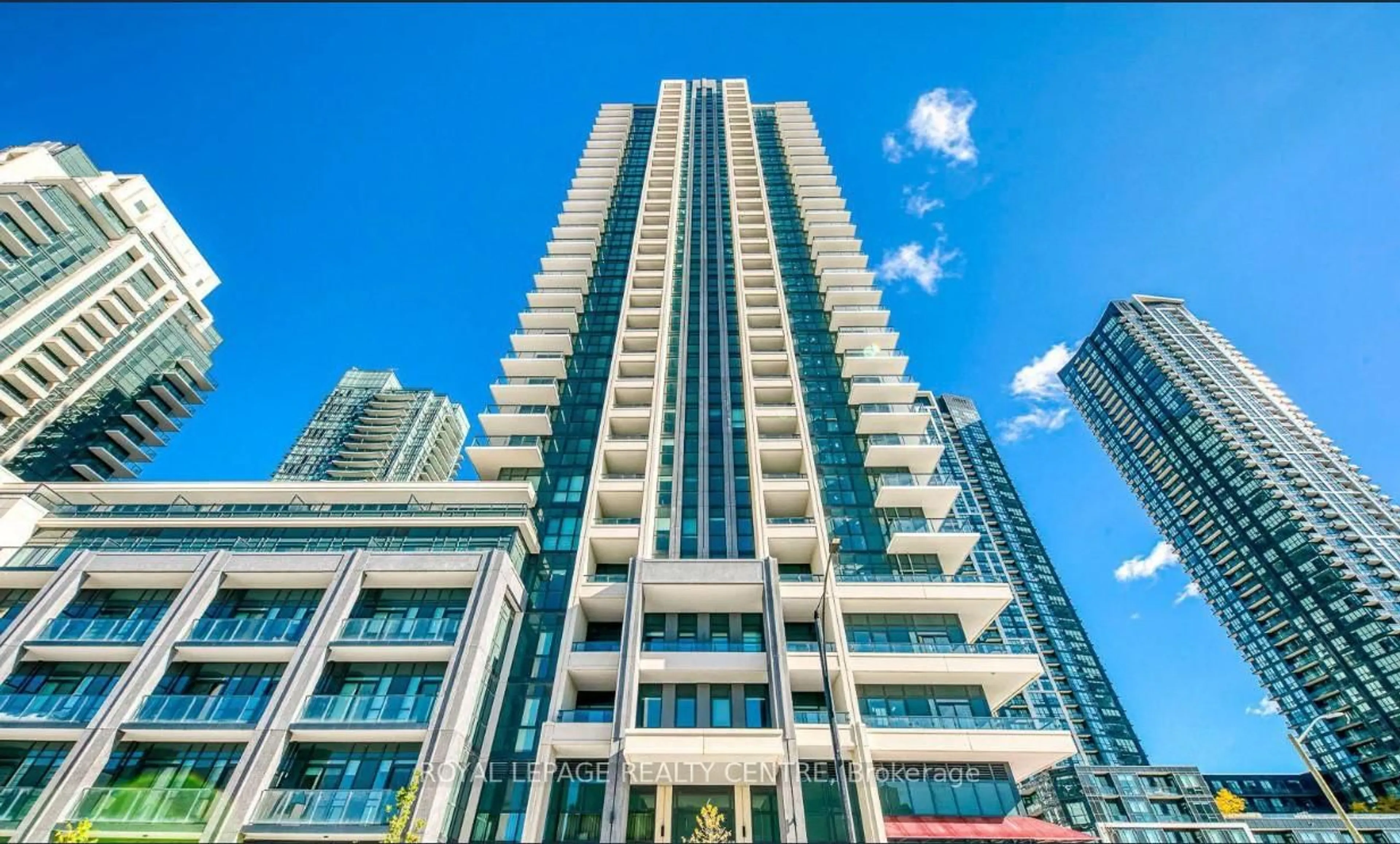 Indoor foyer for 4055 Parkside Village Dr #627, Mississauga Ontario L5B 0K8