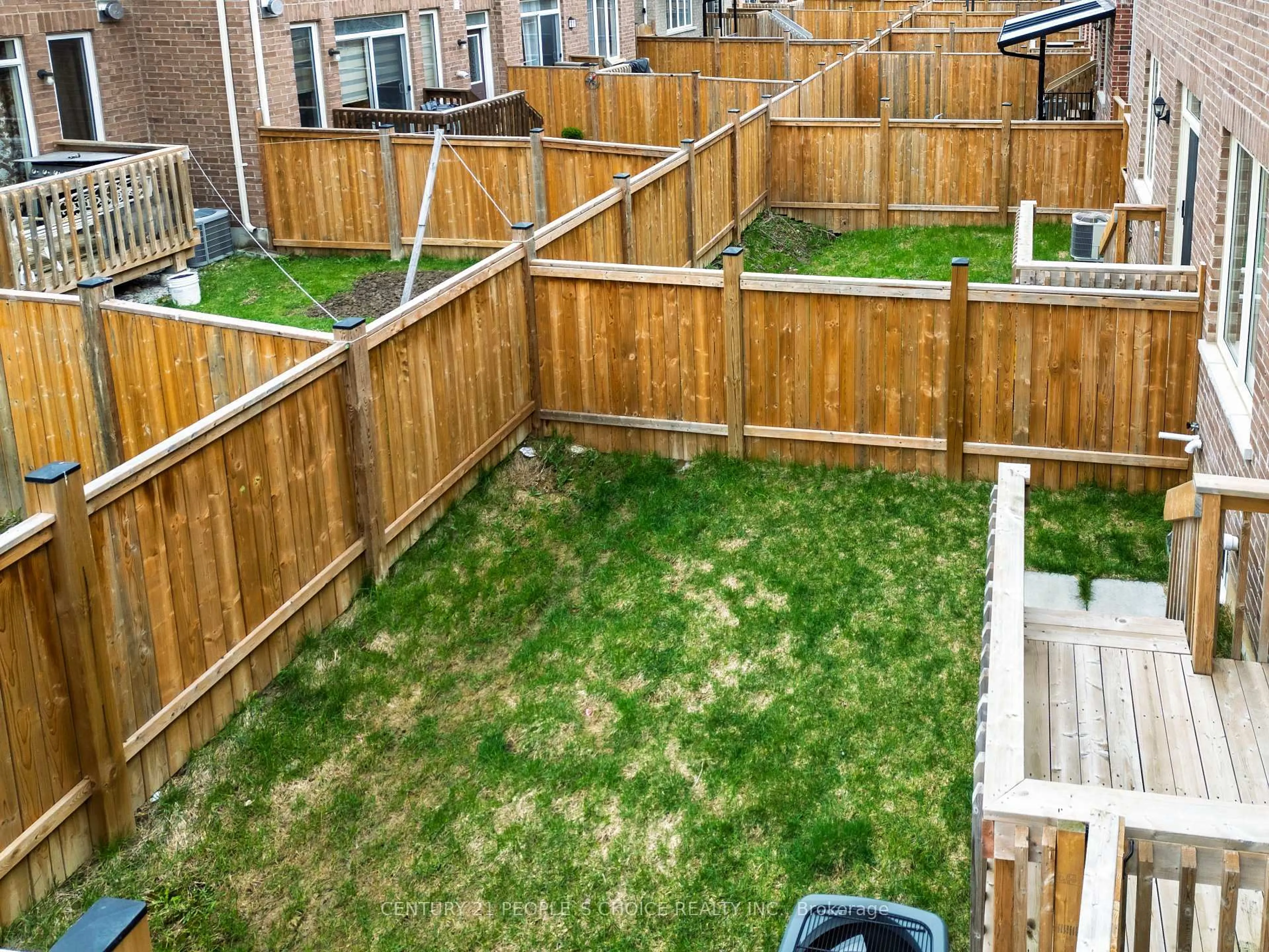 A pic from outside/outdoor area/front of a property/back of a property/a pic from drone, unknown for 61 Finegan Circ, Brampton Ontario L7A 4Z8