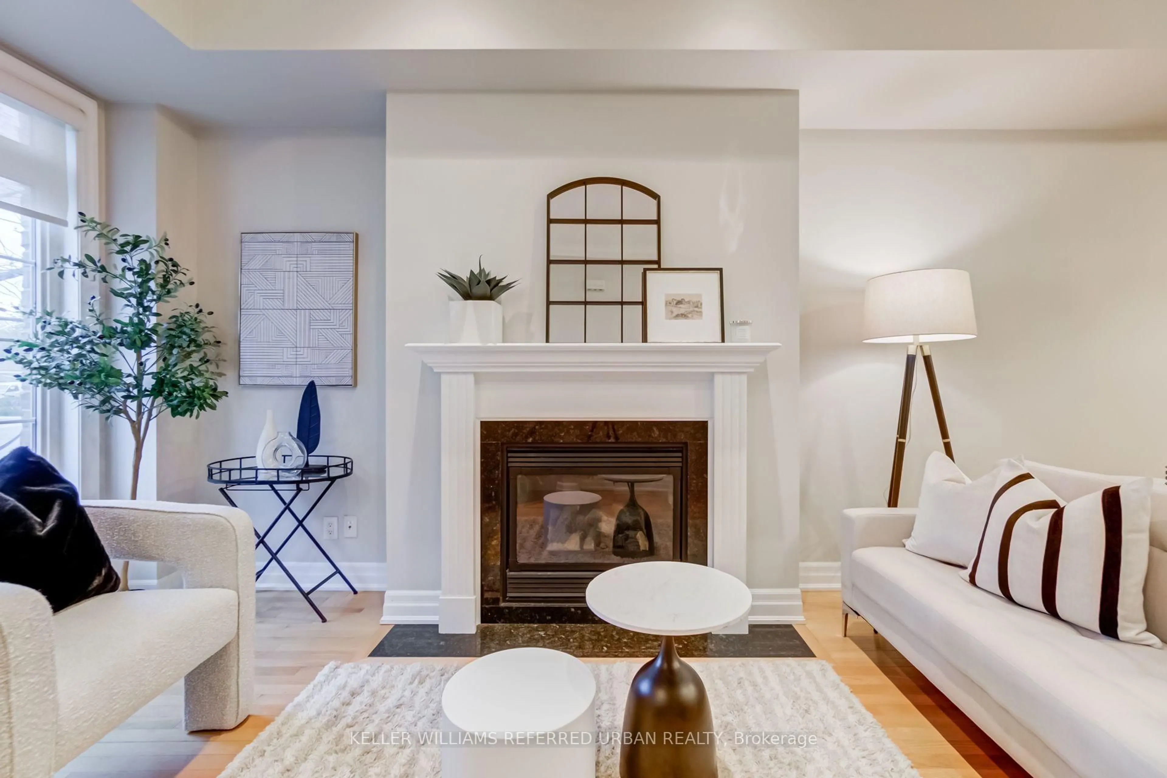 Living room with furniture, unknown for 339 Royal York Rd, Toronto Ontario M8Y 2P8