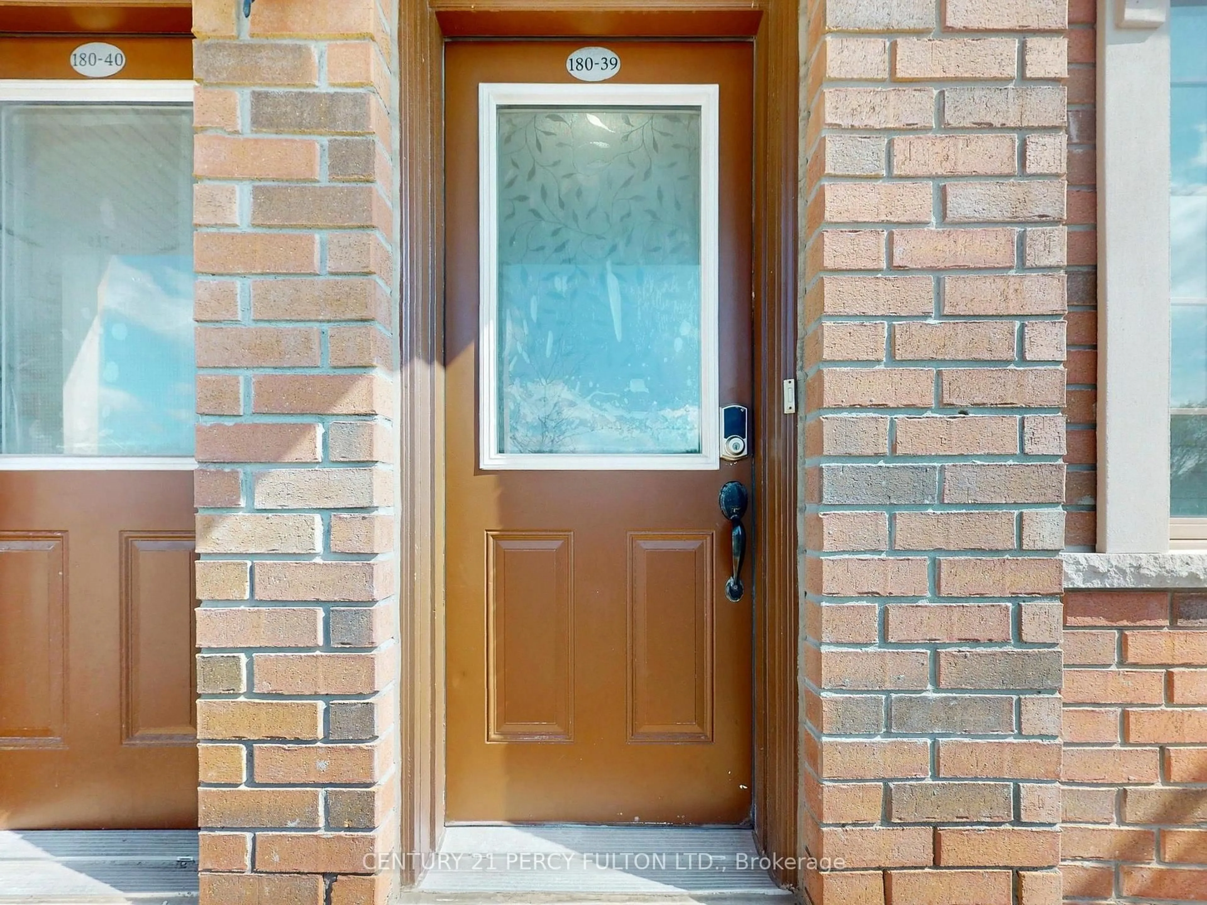 Indoor entryway for 180 Howden Blvd #39, Brampton Ontario L6S 0E6