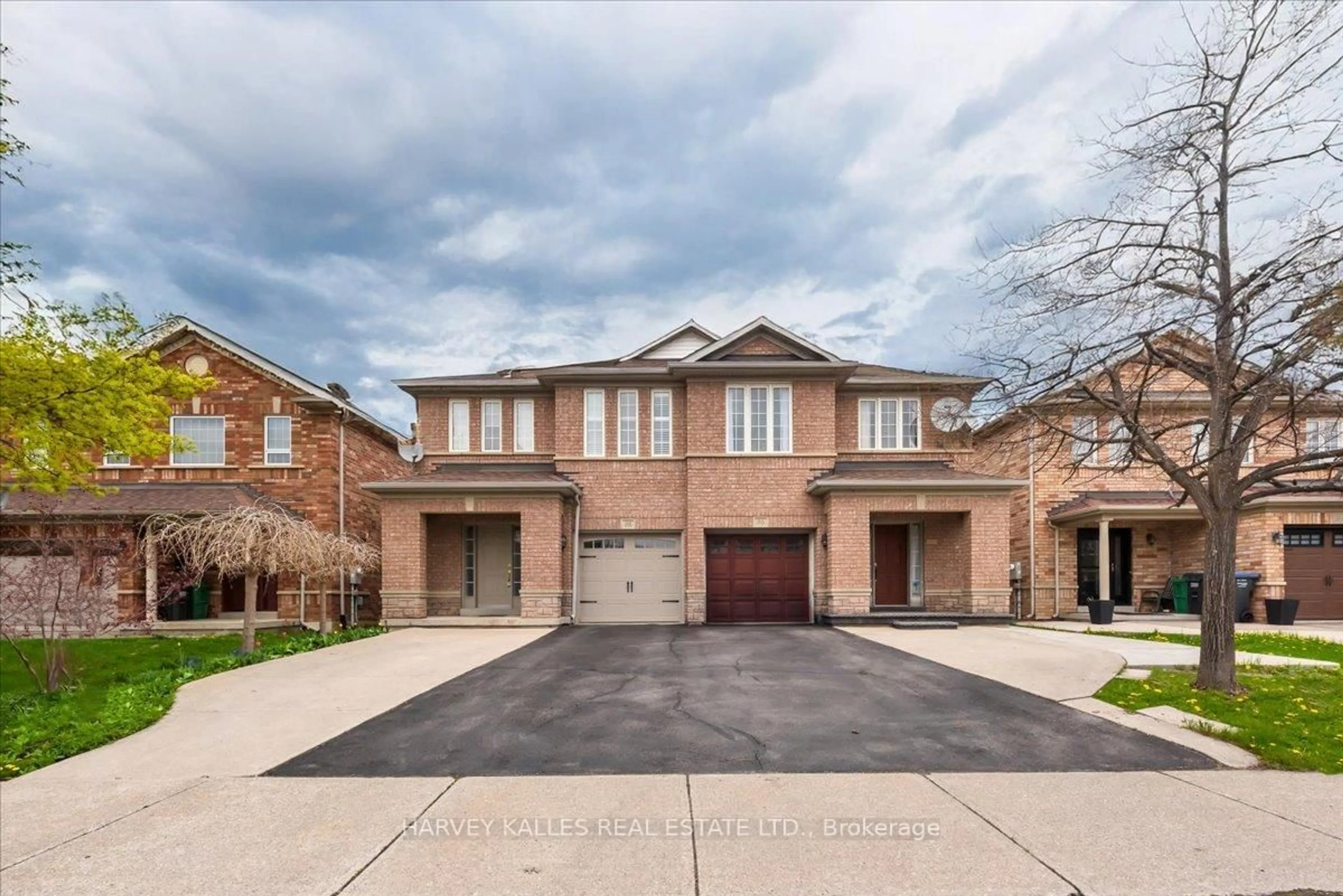 Home with brick exterior material, street for 98 Trudelle Cres, Brampton Ontario L7A 2Z3