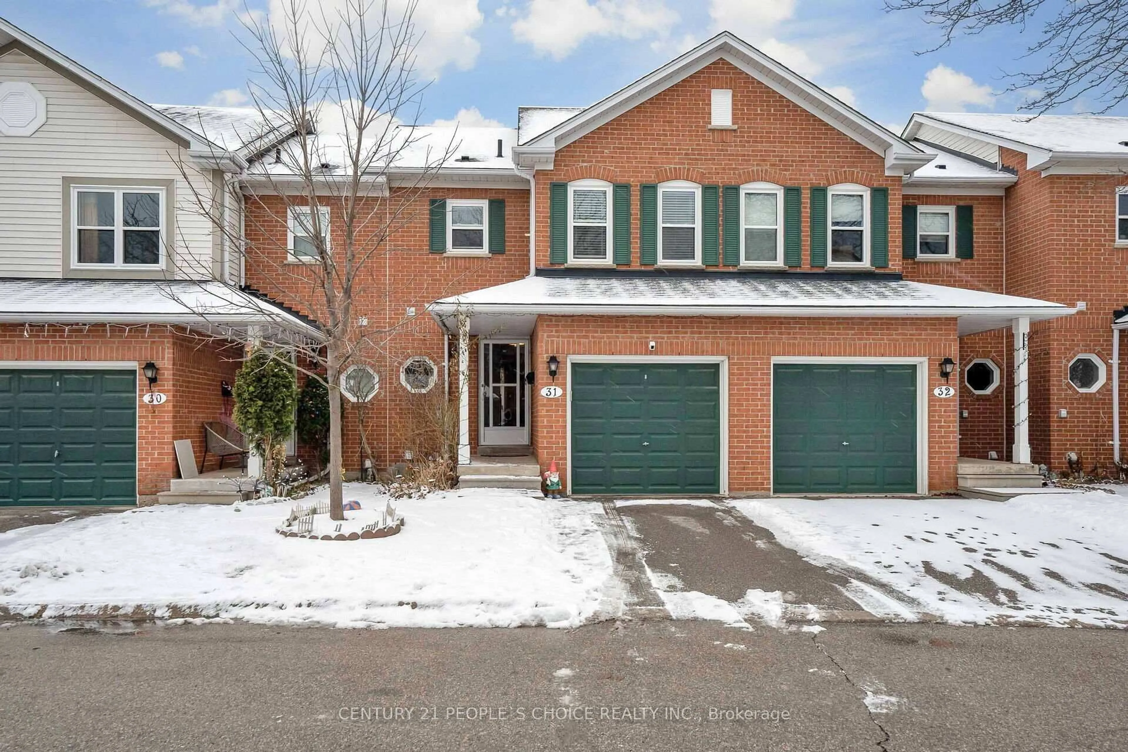 Home with brick exterior material, street for 5659 Glen Erin Dr #31, Mississauga Ontario L5M 5P2
