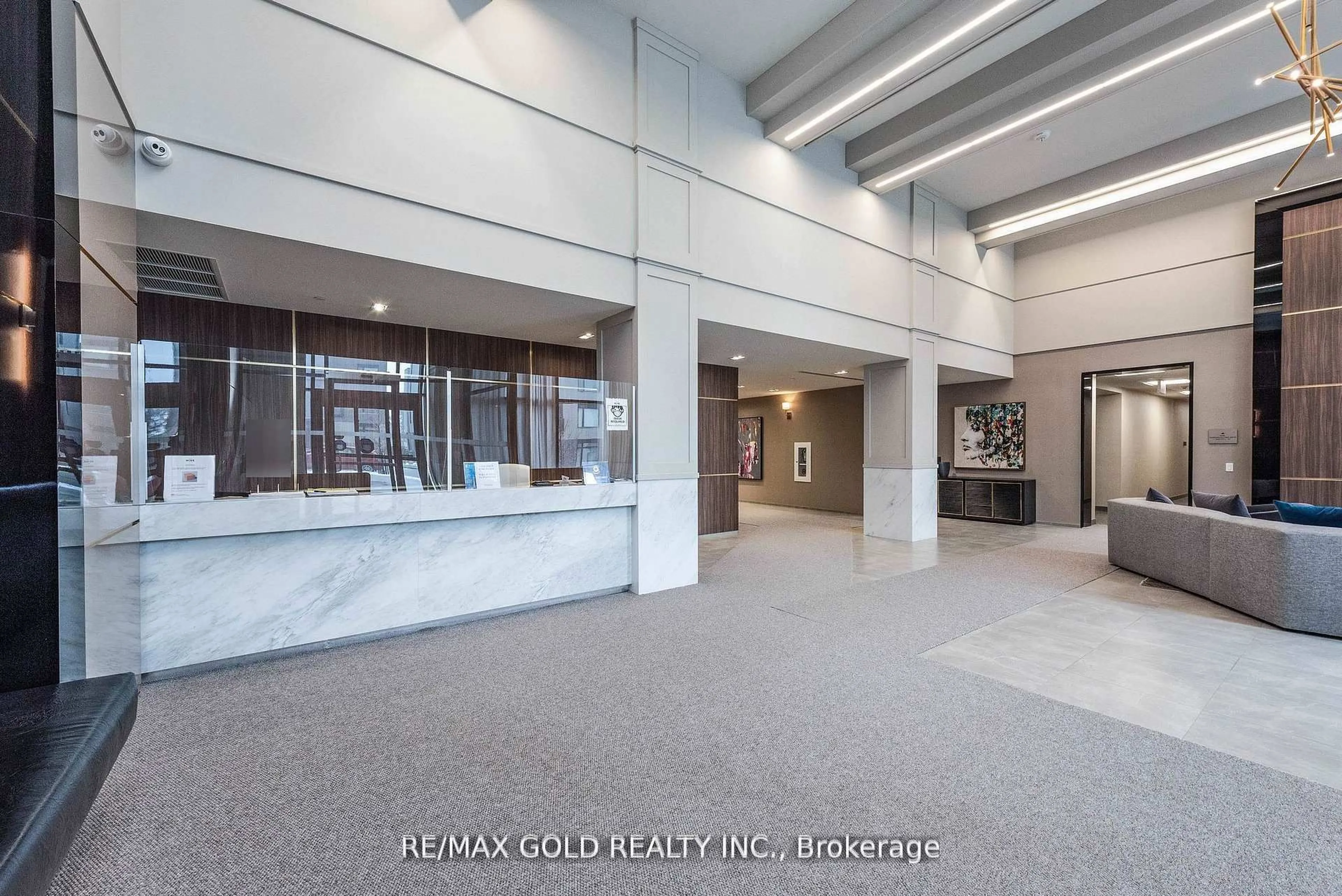 Indoor foyer for 4055 Parkside Village Dr #3018, Mississauga Ontario L5B 0K8