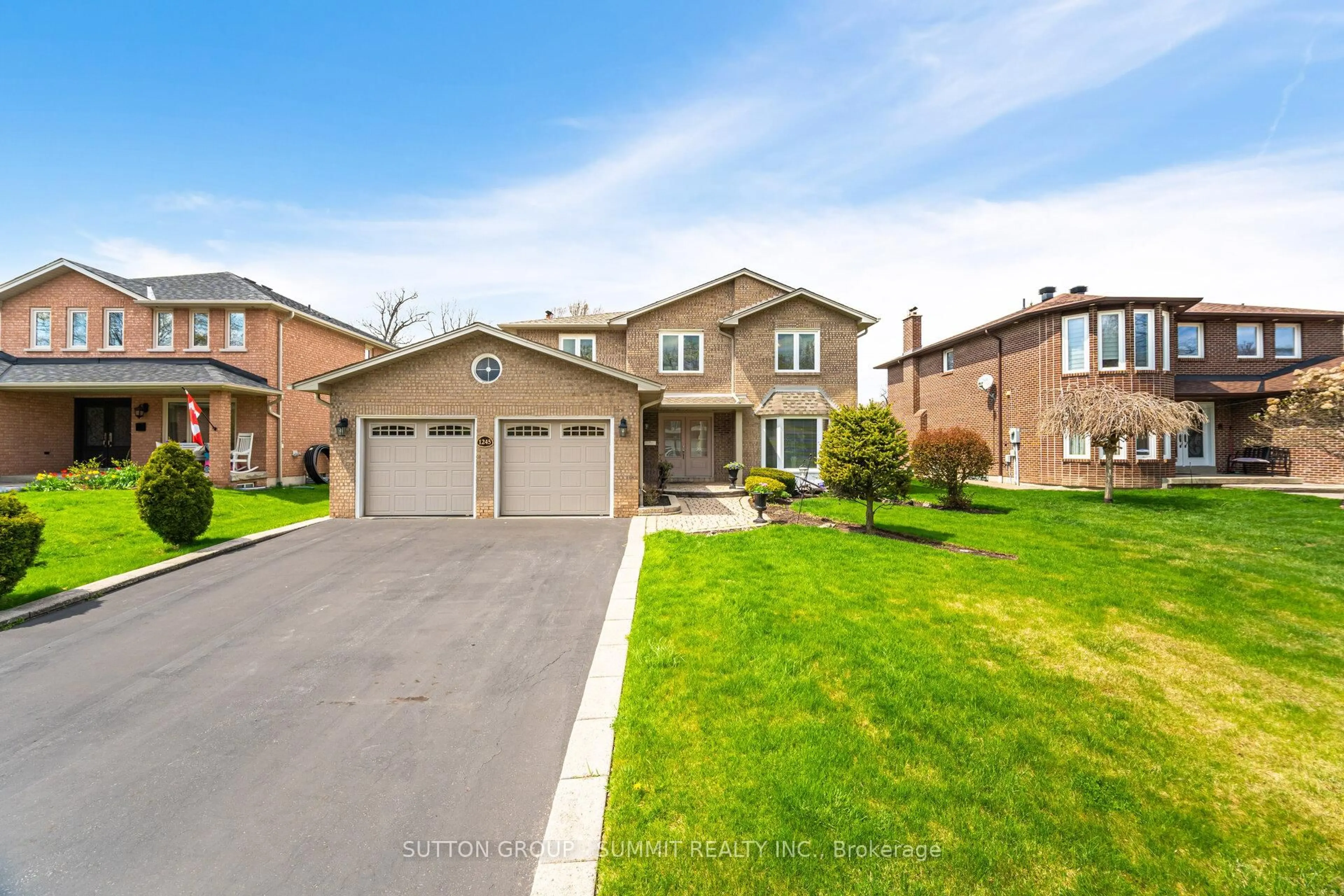 Home with brick exterior material, street for 1245 SAGINAW Cres, Mississauga Ontario L5H 3W4