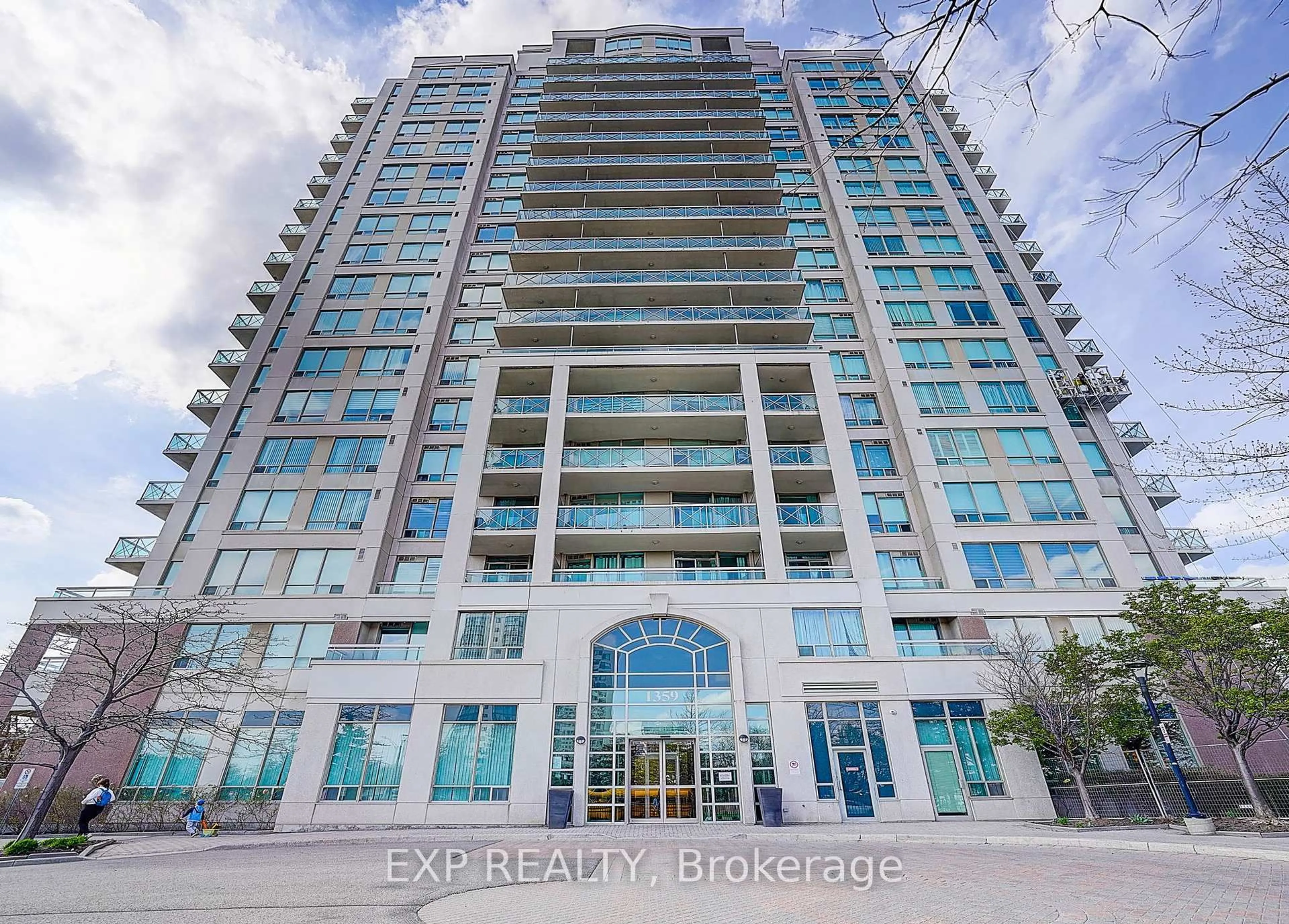 Indoor foyer for 1359 Rathburn Rd #1111, Mississauga Ontario L4W 5P7