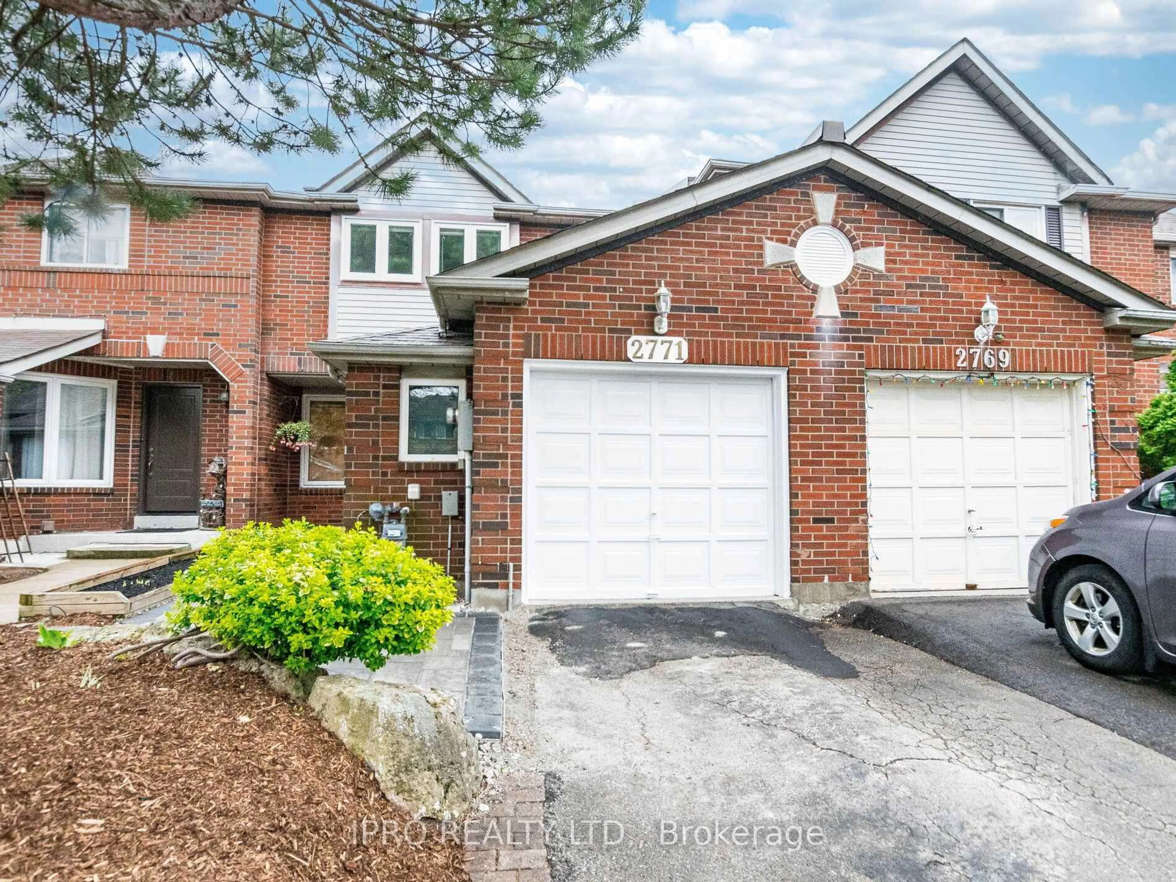 Home with brick exterior material, street for 2771 Lindholm Cres, Mississauga Ontario L5M 4S1