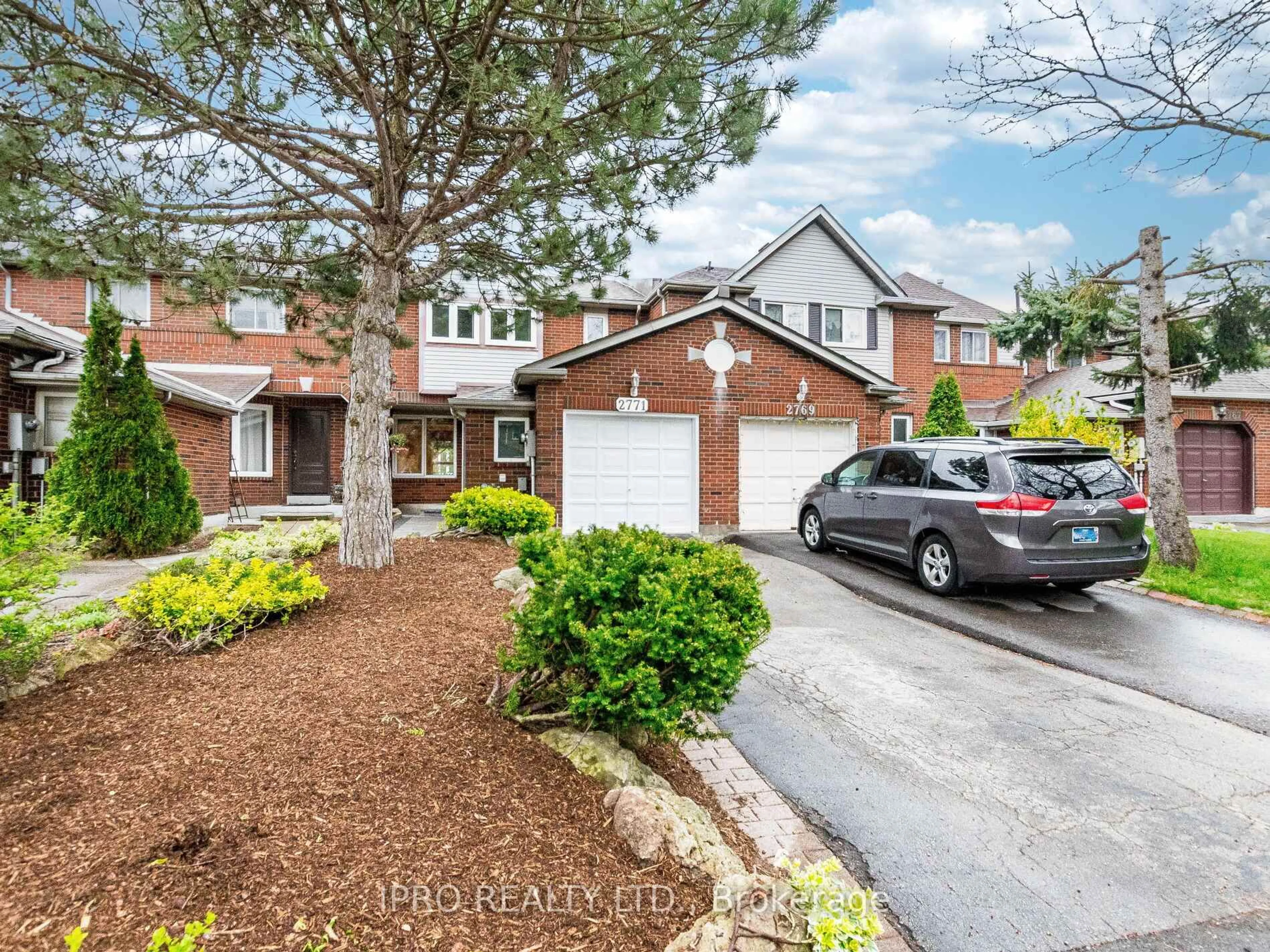 Home with brick exterior material, street for 2771 Lindholm Cres, Mississauga Ontario L5M 4S1