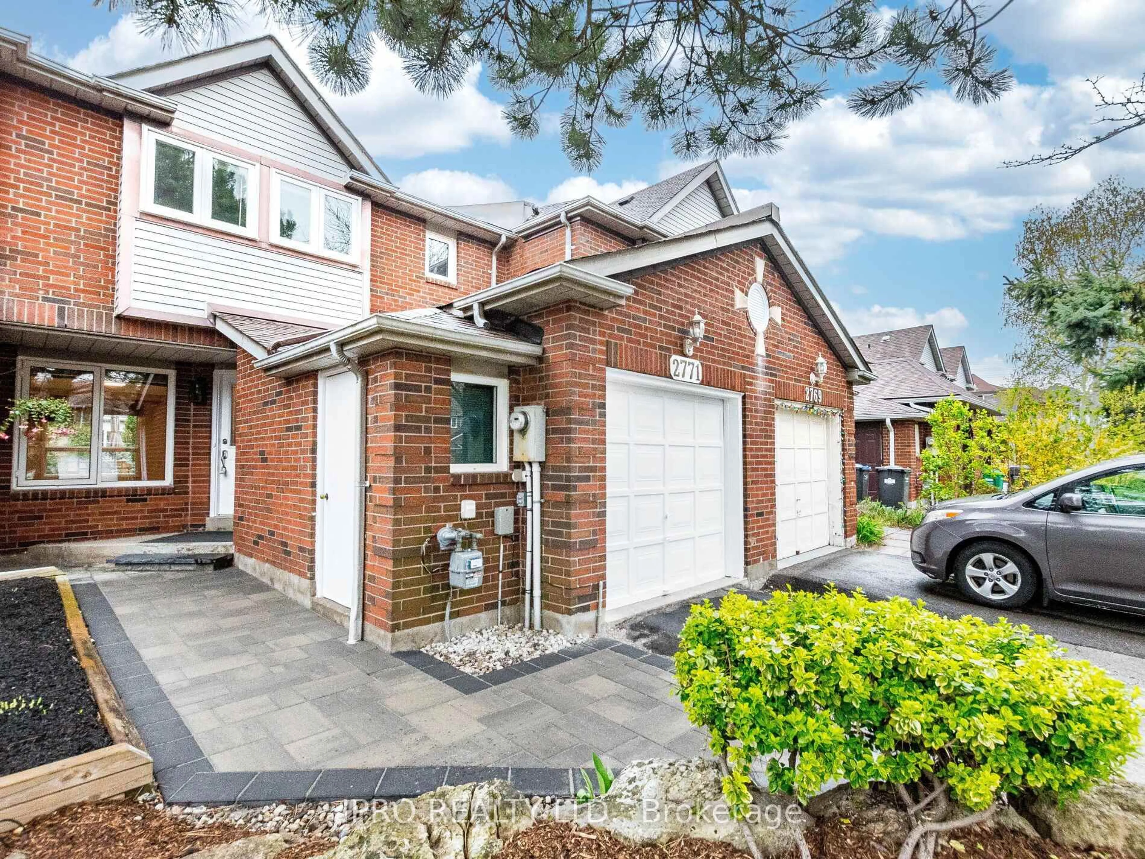 Home with brick exterior material, street for 2771 Lindholm Cres, Mississauga Ontario L5M 4S1