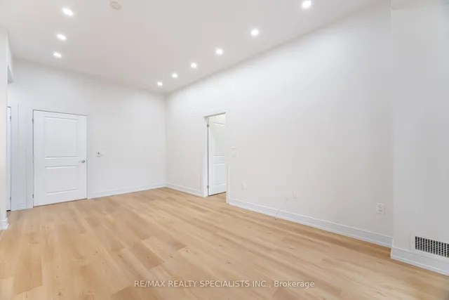 Additional property image - 2326 TAUNTON Rd Unit 103