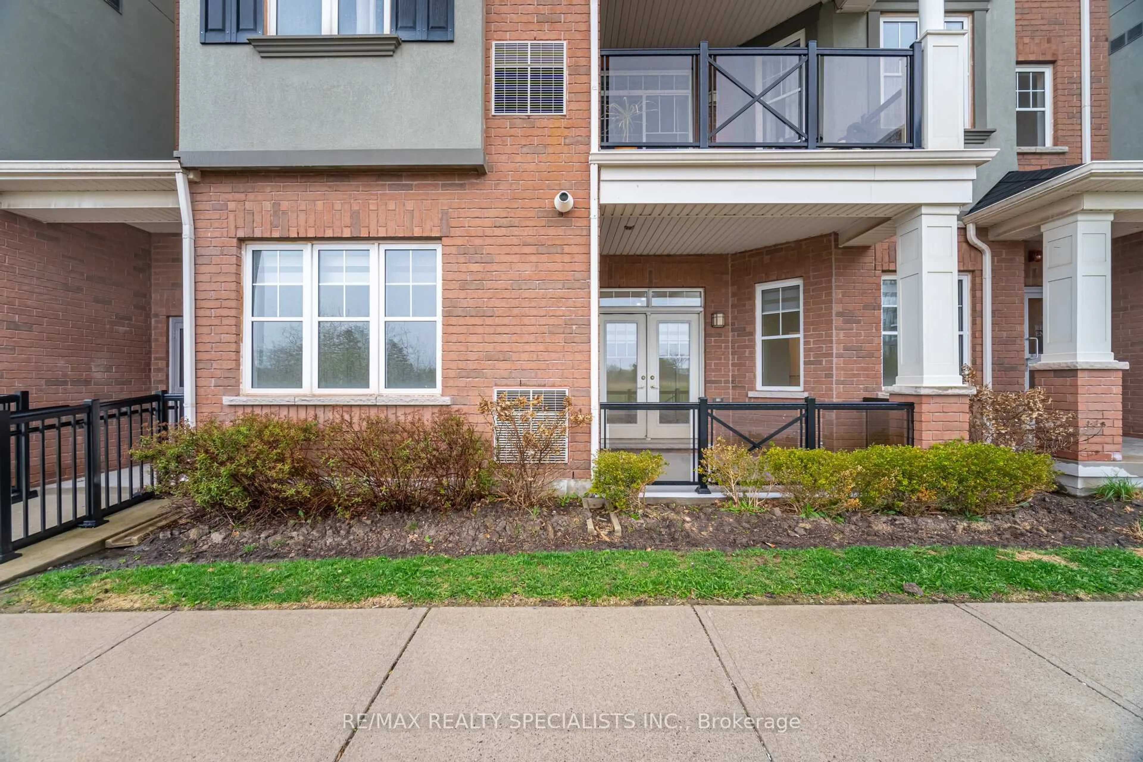 Unknown for 2326 TAUNTON Rd #103, Oakville Ontario L6H 0L3