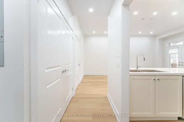 Additional property image - 2326 TAUNTON Rd Unit 103