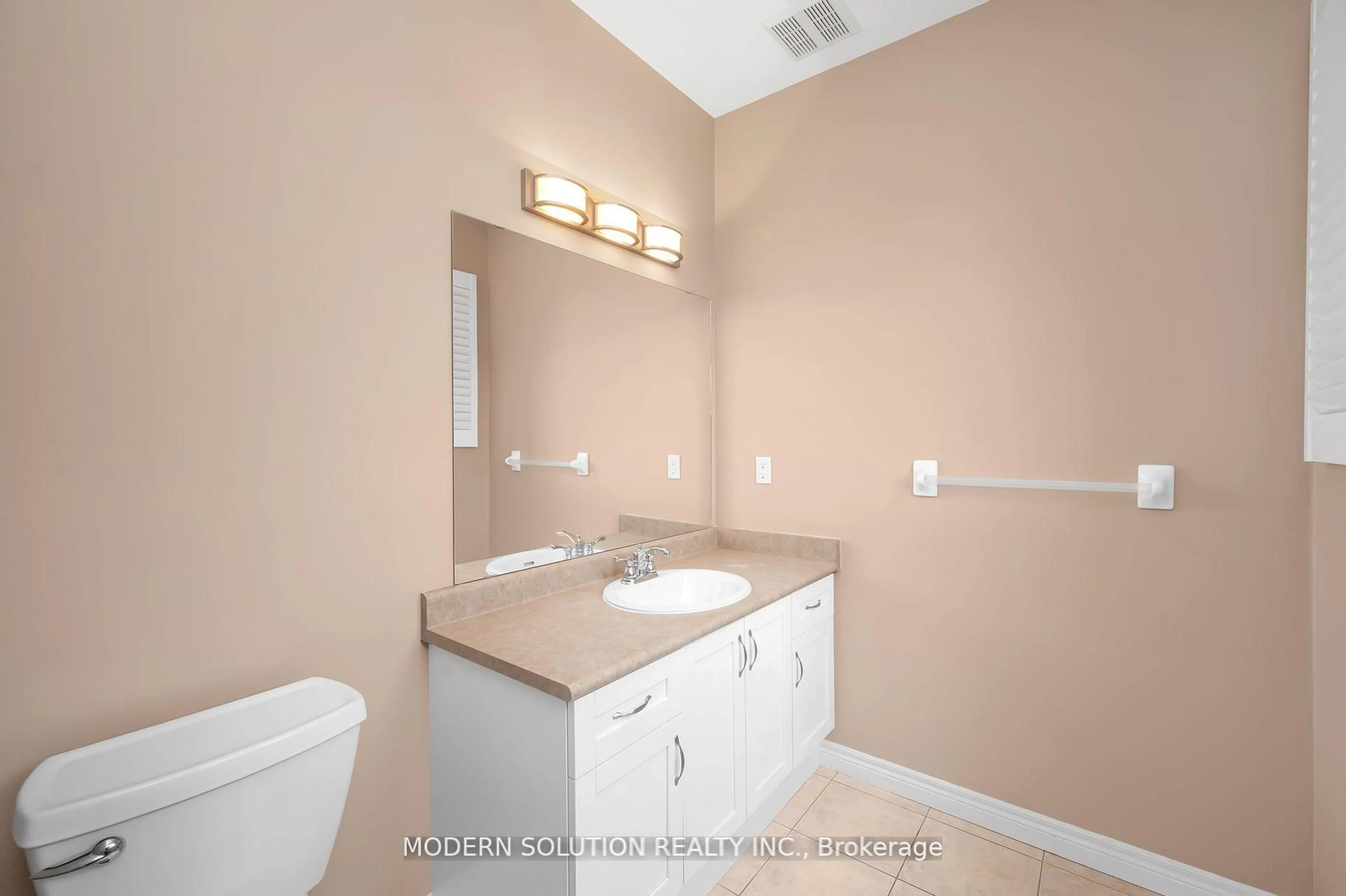 Standard bathroom, ceramic/tile floor for 5151 Upper Middle Rd #2, Burlington Ontario L7L 7C8
