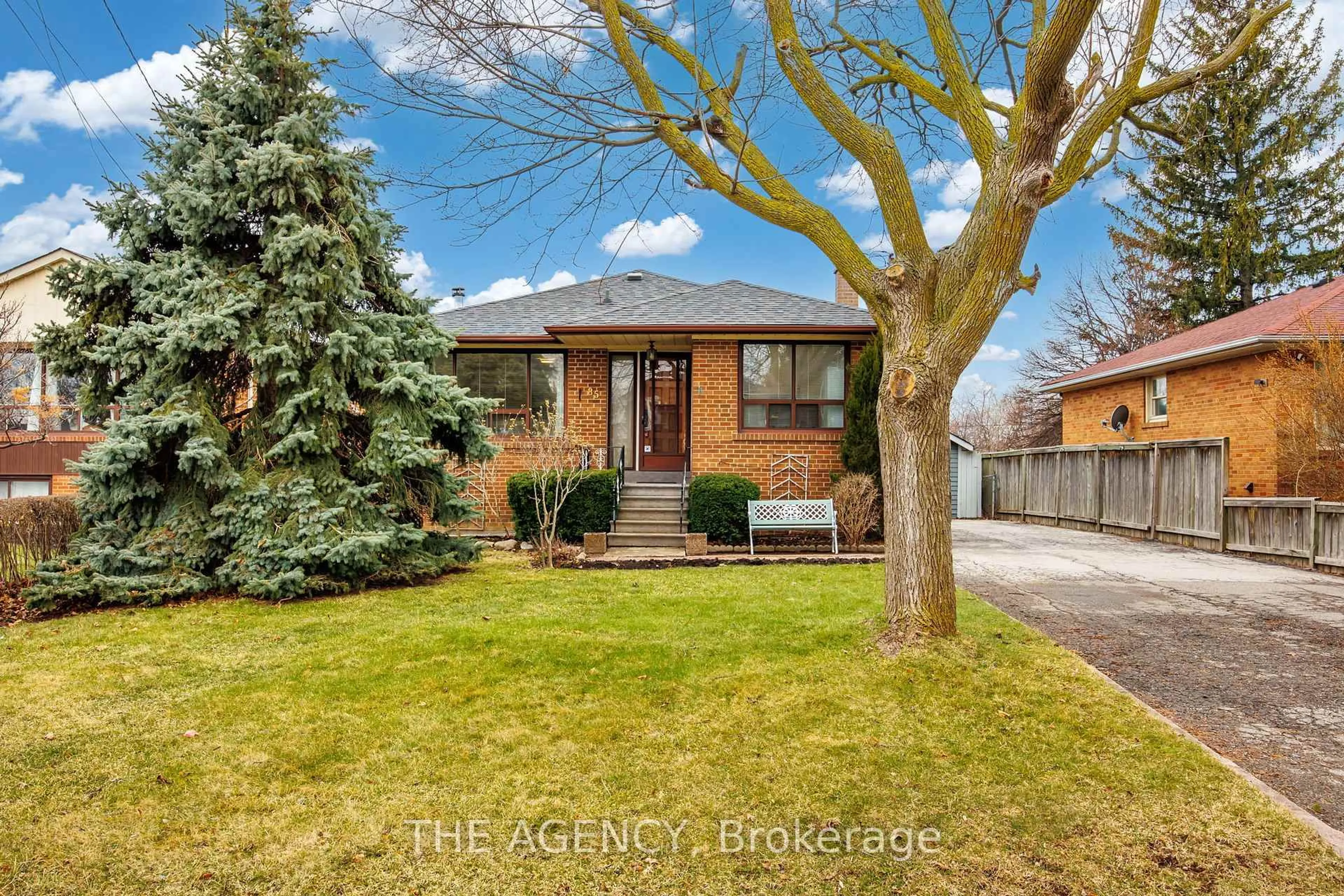 Home with brick exterior material, street for 85 Post Rd, Brampton Ontario L6V 1X3