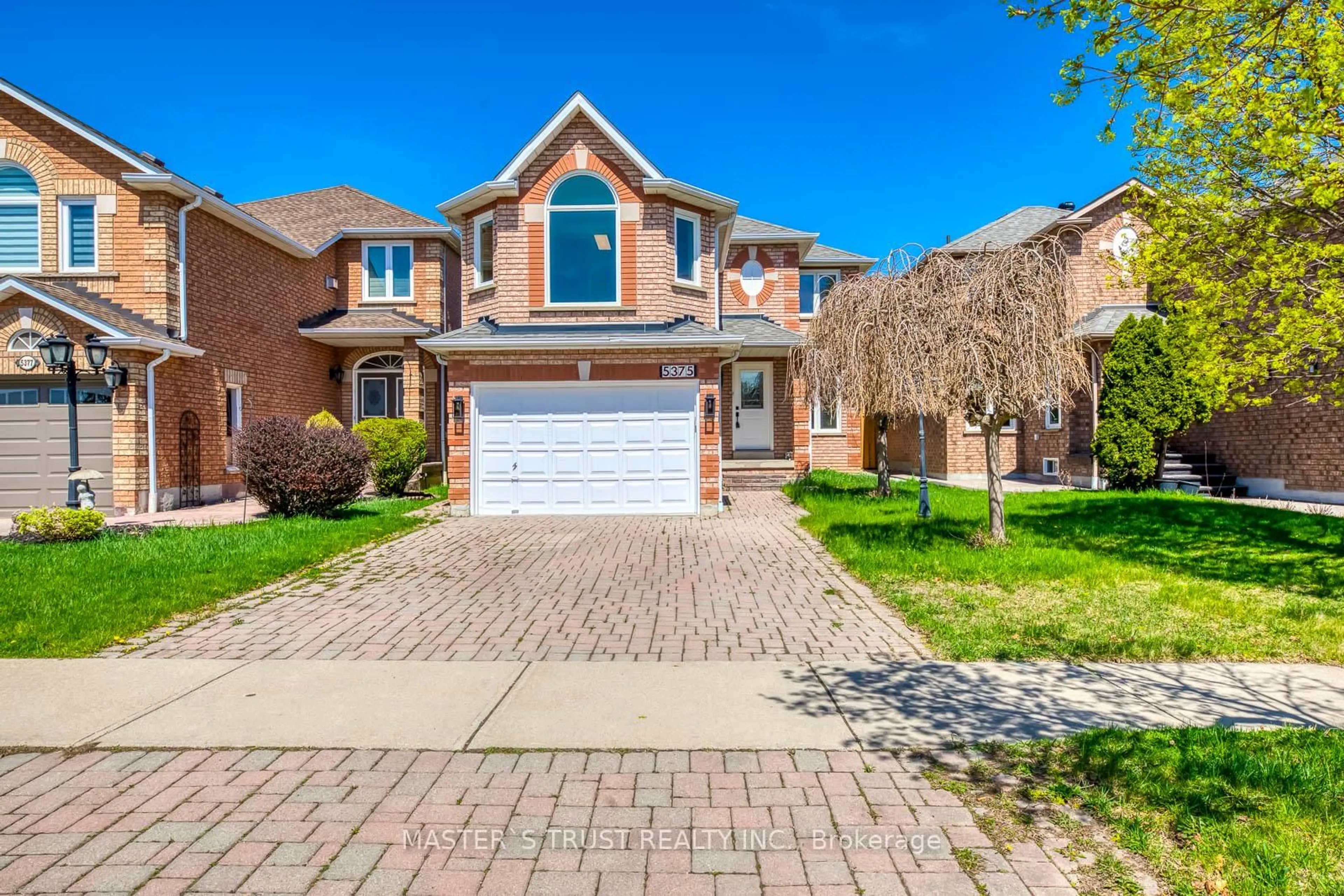 Home with brick exterior material, street for 5375 Fasdon Crt, Mississauga Ontario L5V 1Y8