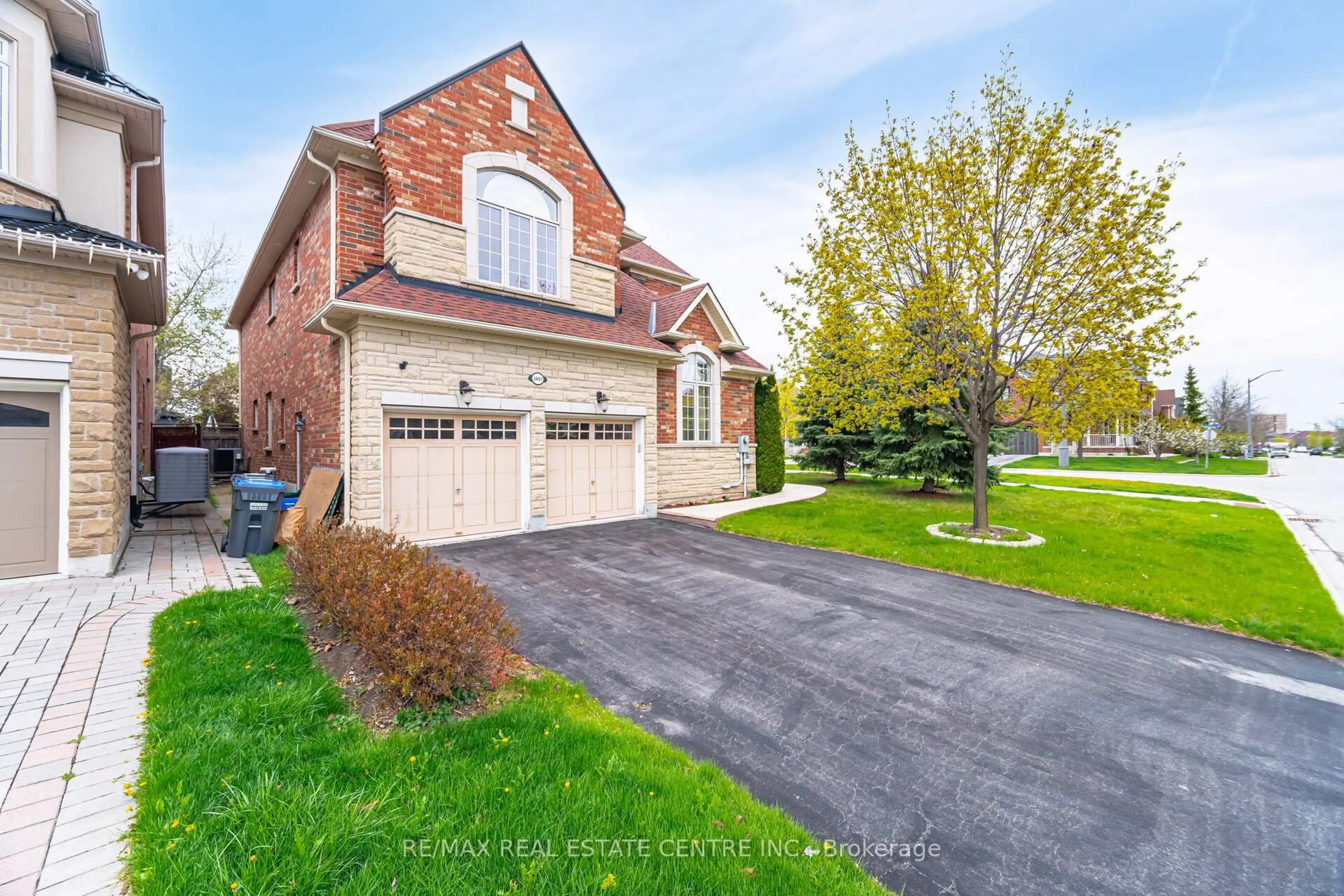 Home with brick exterior material, street for 3401 Hideaway Pl, Mississauga Ontario L5M 0A7