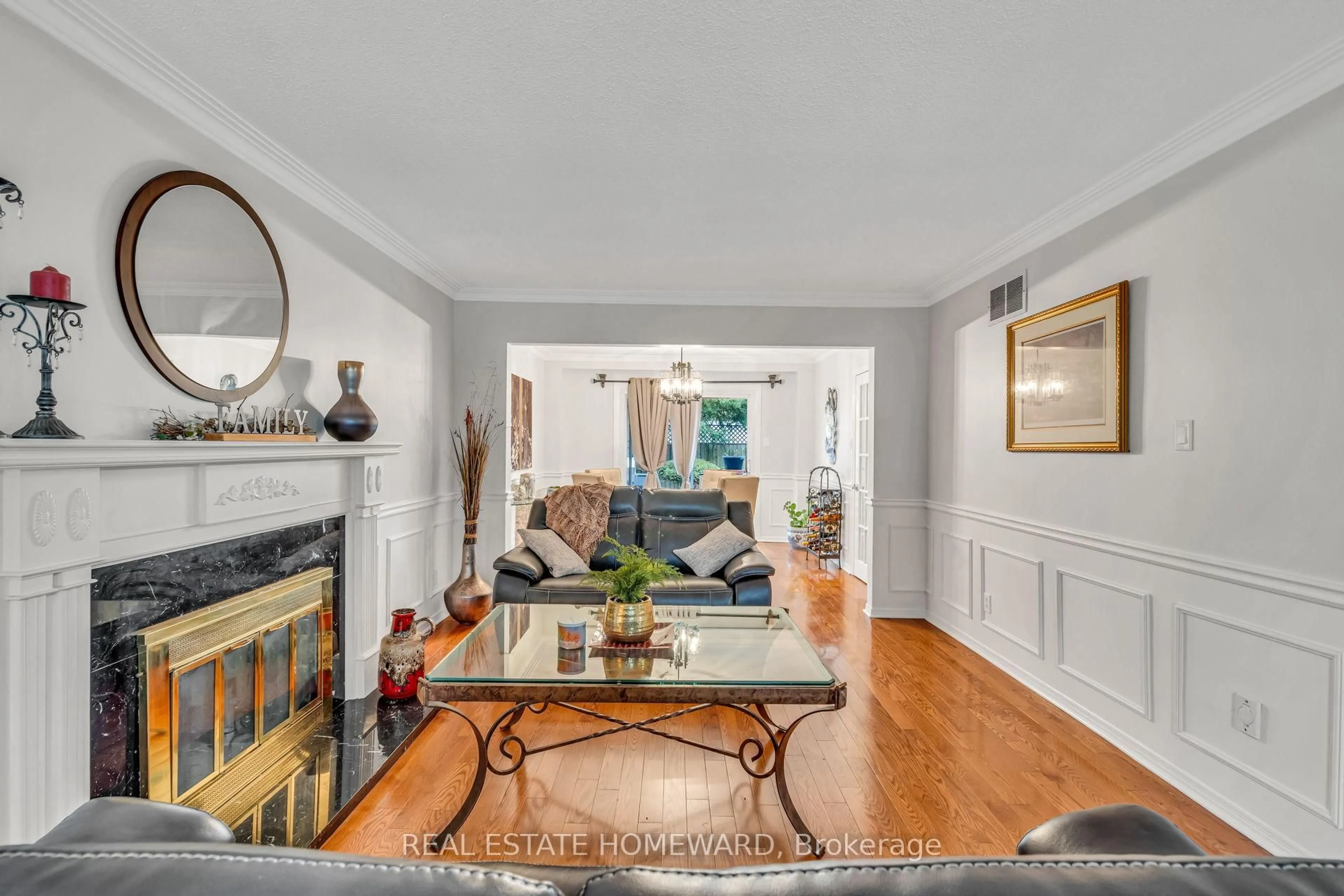 Unknown for 2032 Shannon Dr, Mississauga Ontario L5H 3W3