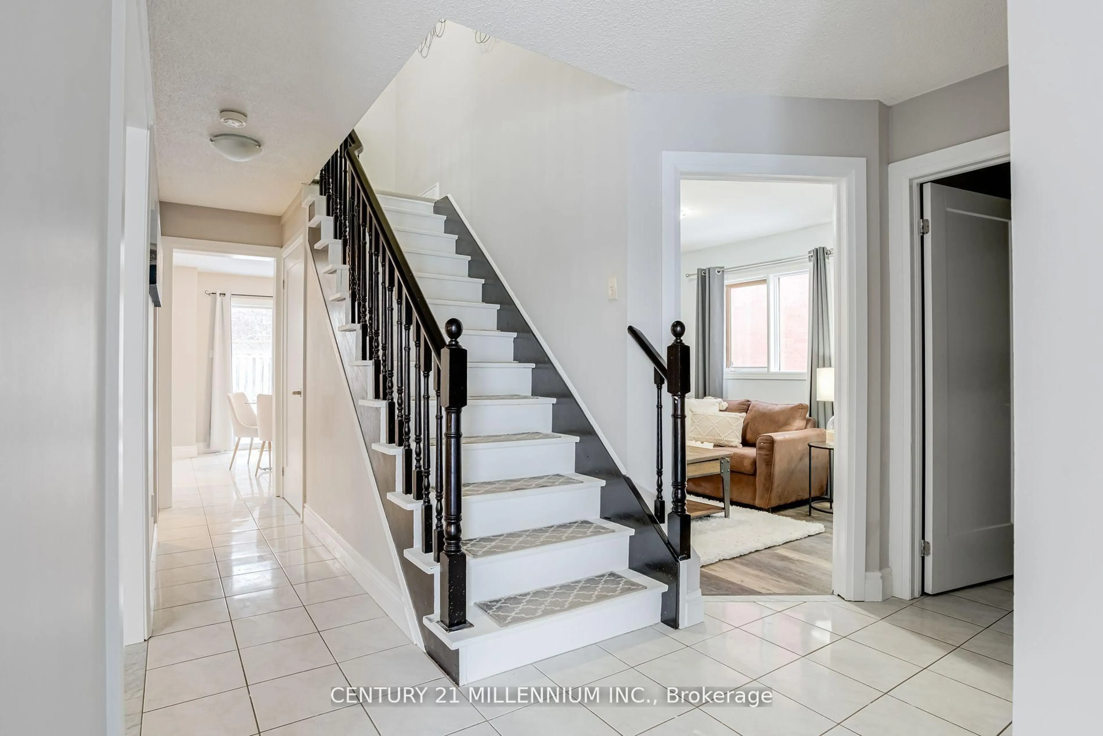 Stairs for 239 Lisa Marie Dr, Orangeville Ontario L9W 4P6