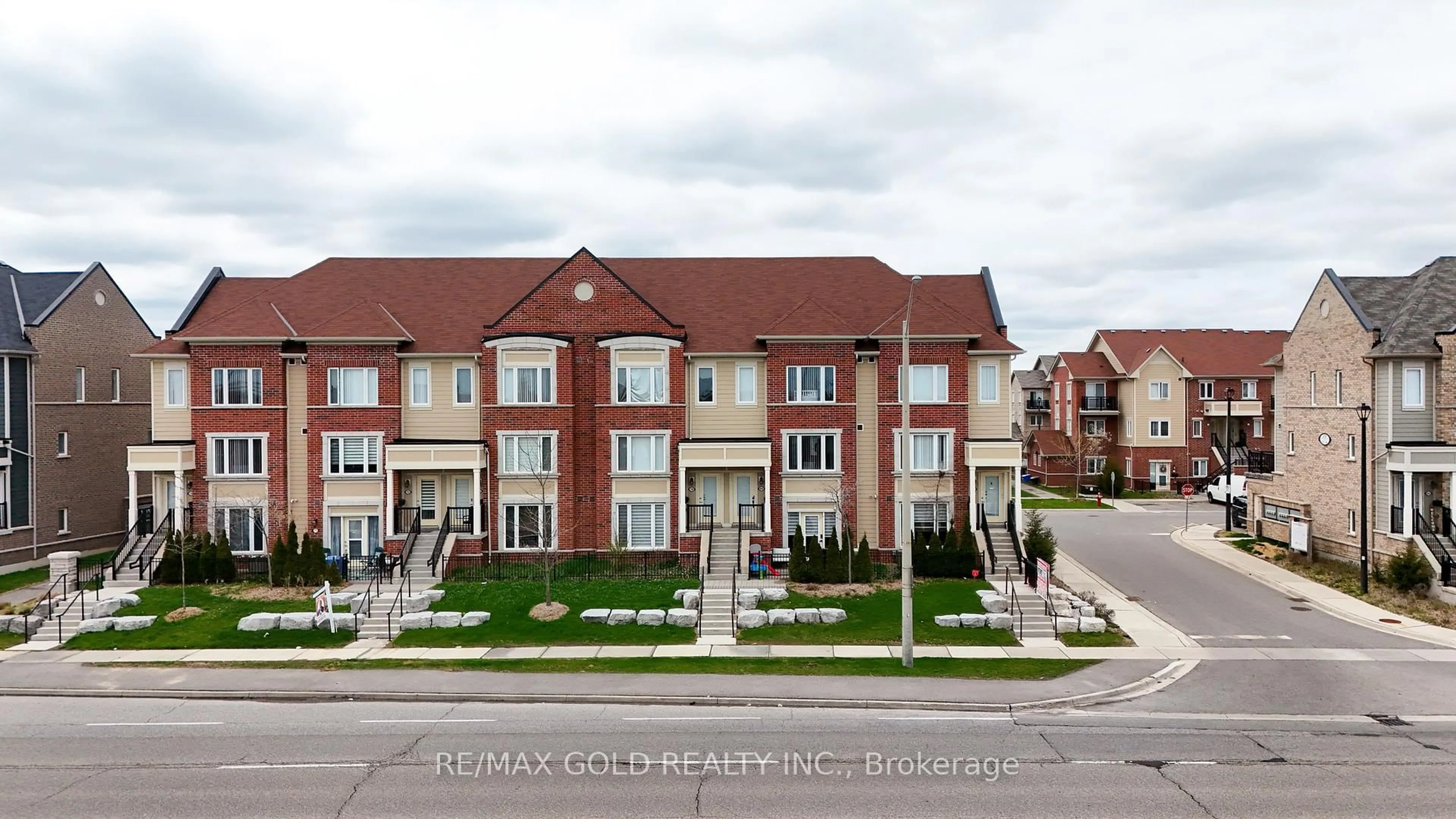 A pic from outside/outdoor area/front of a property/back of a property/a pic from drone, street for 250 Sunny Meadow Blvd #68, Brampton Ontario L6R 3Y6