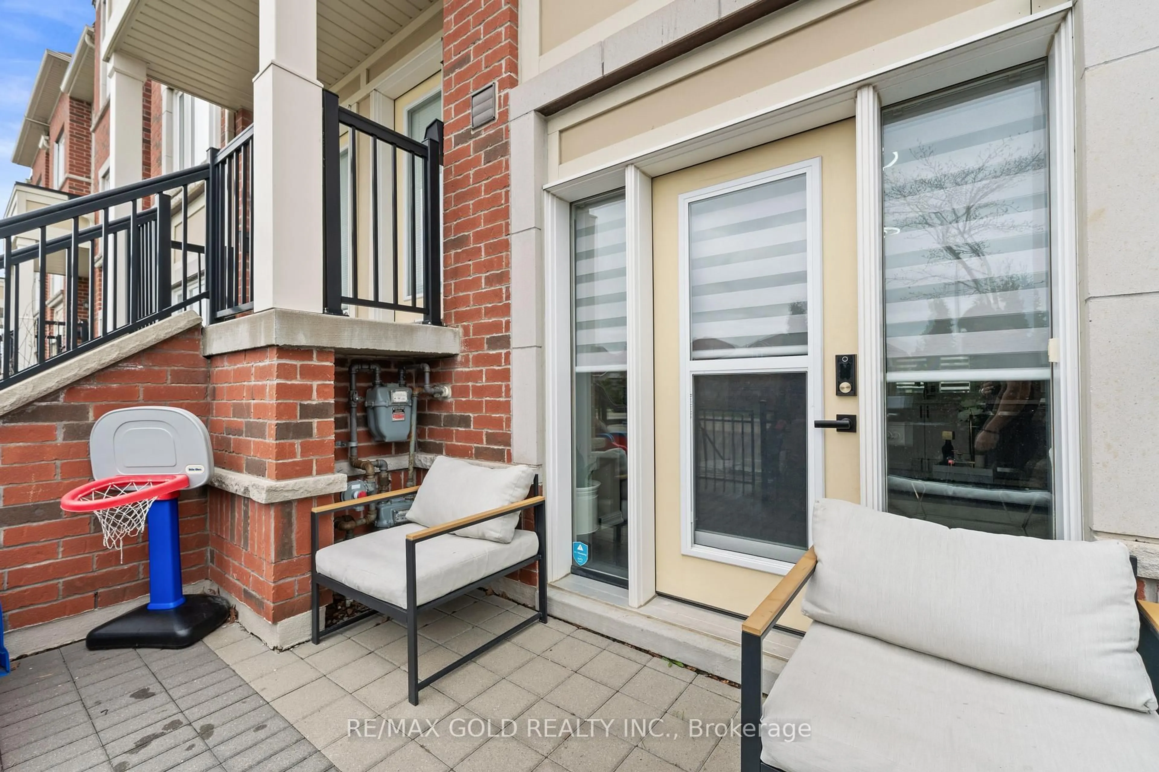 Patio, street for 250 Sunny Meadow Blvd #68, Brampton Ontario L6R 3Y6