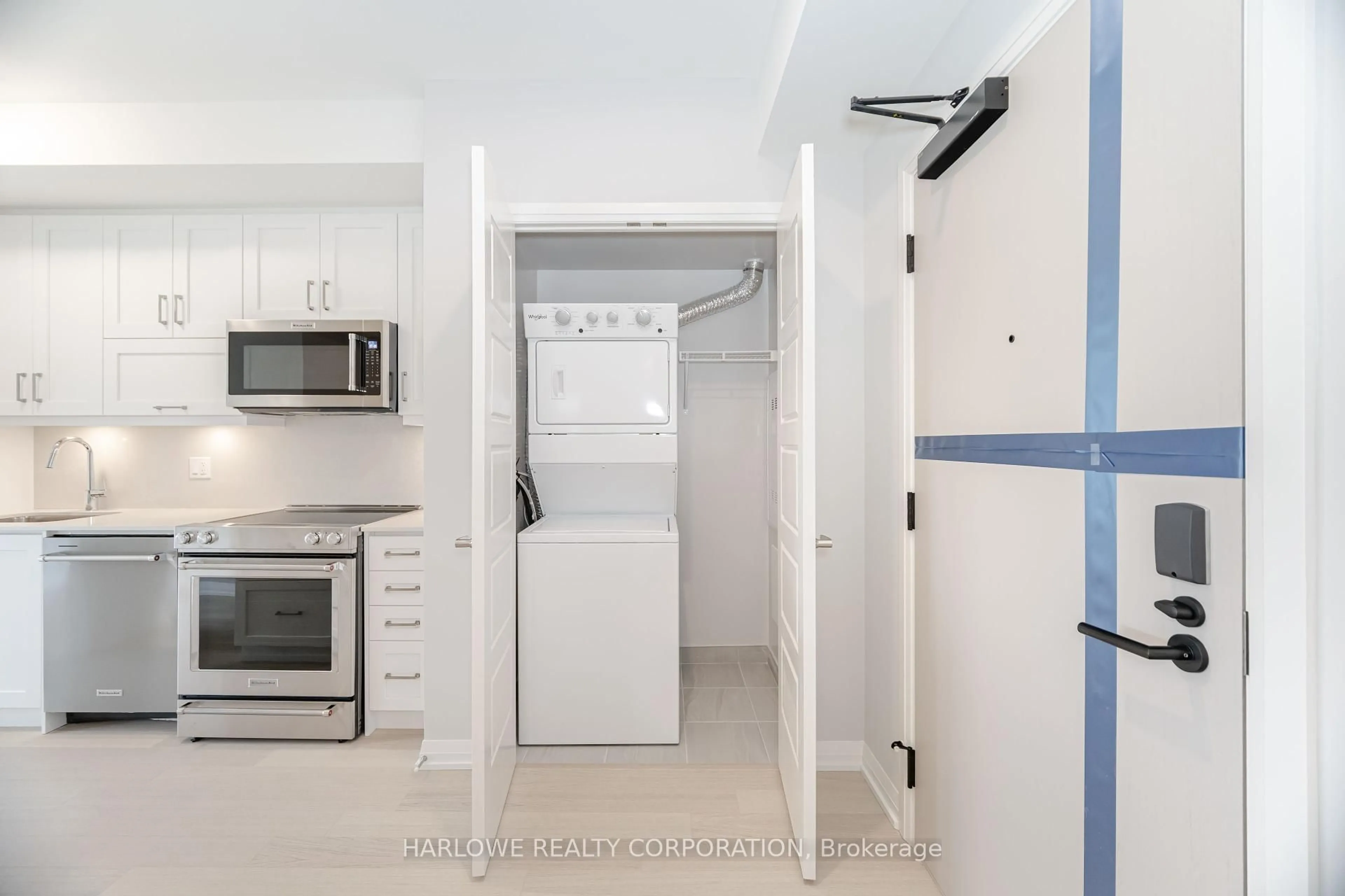 Standard kitchen, ceramic/tile floor for 3006 William Cutmore Blvd #315, Oakville Ontario L6H 8A4