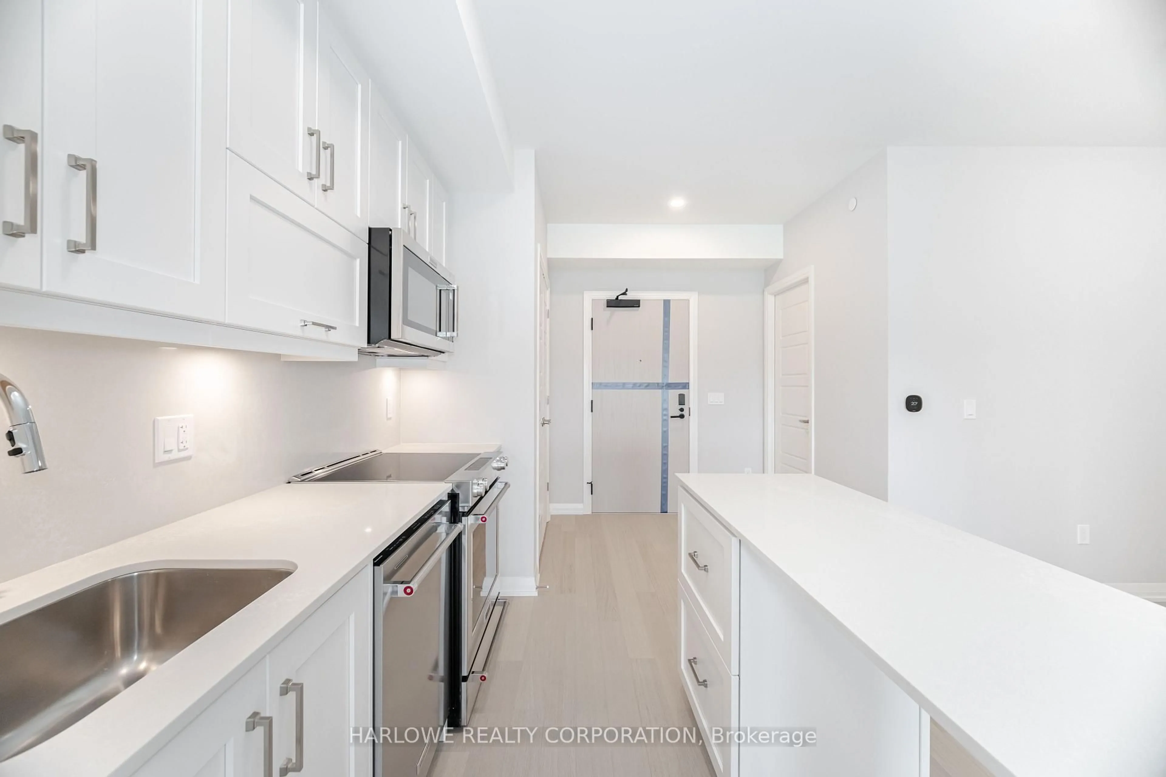 Standard kitchen, unknown for 3006 William Cutmore Blvd #315, Oakville Ontario L6H 8A4