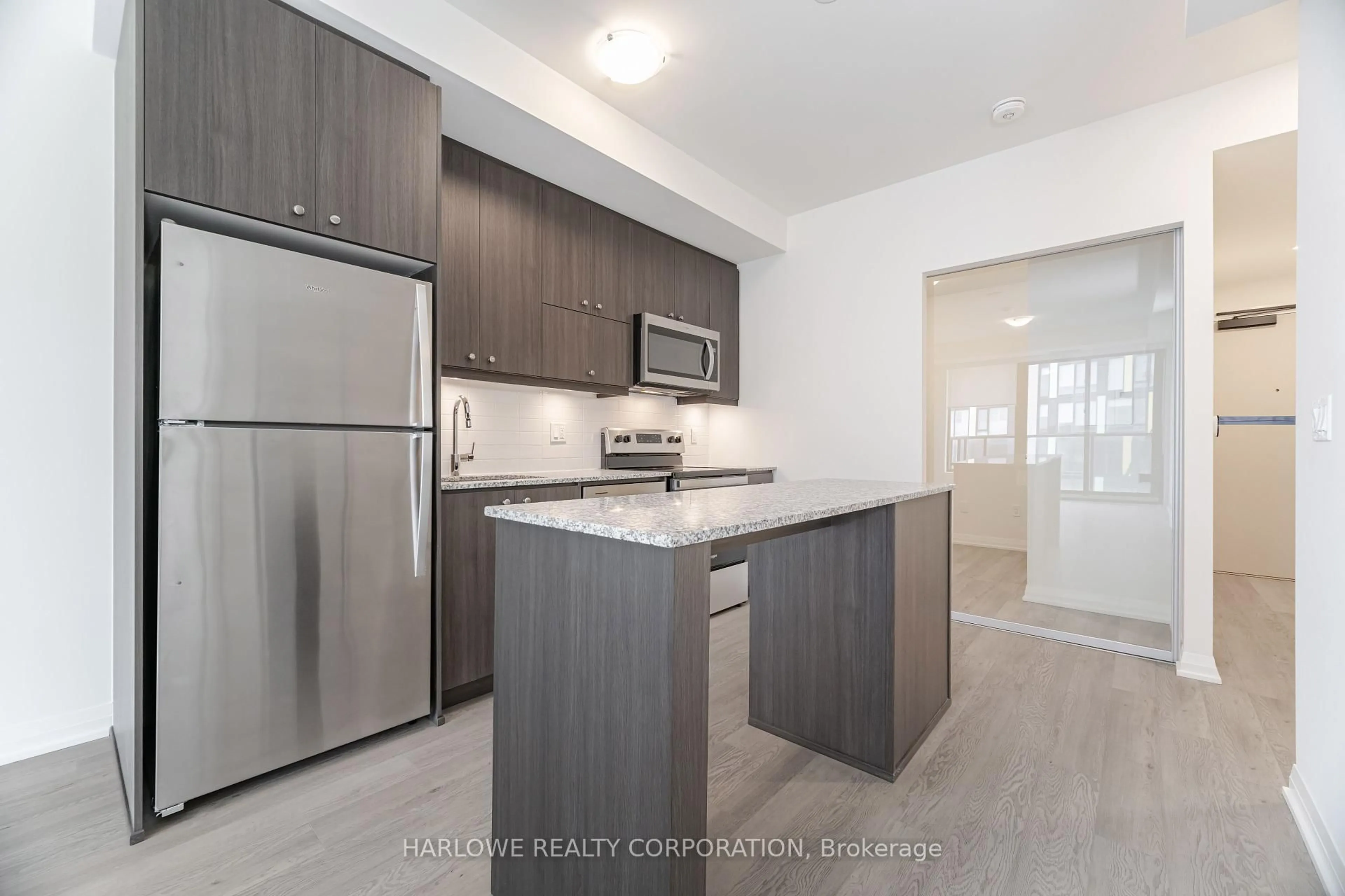 Standard kitchen, unknown for 3006 William Cutmore Blvd #403, Oakville Ontario L6H 8A4