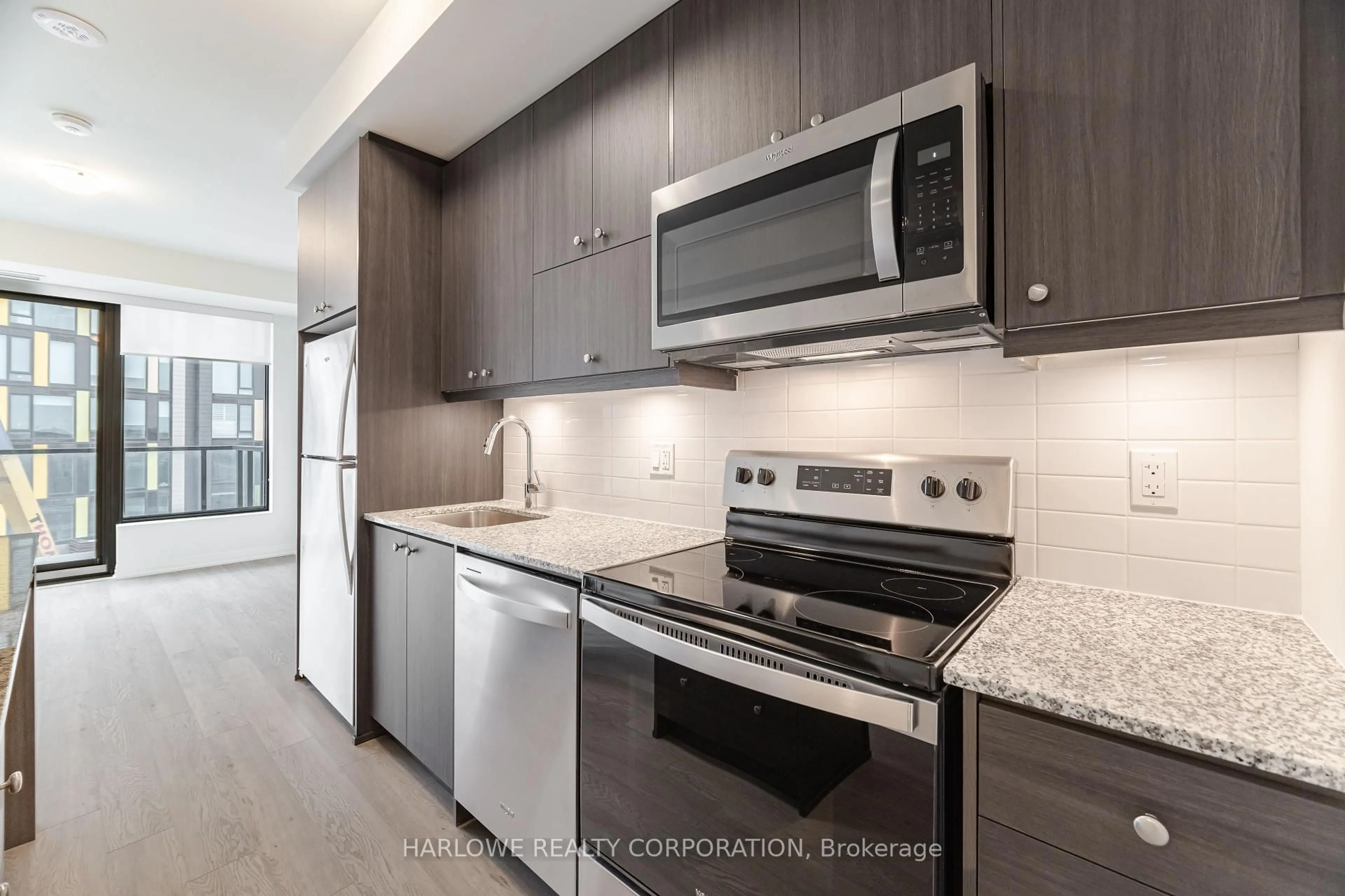 Standard kitchen, unknown for 3006 William Cutmore Blvd #403, Oakville Ontario L6H 8A4