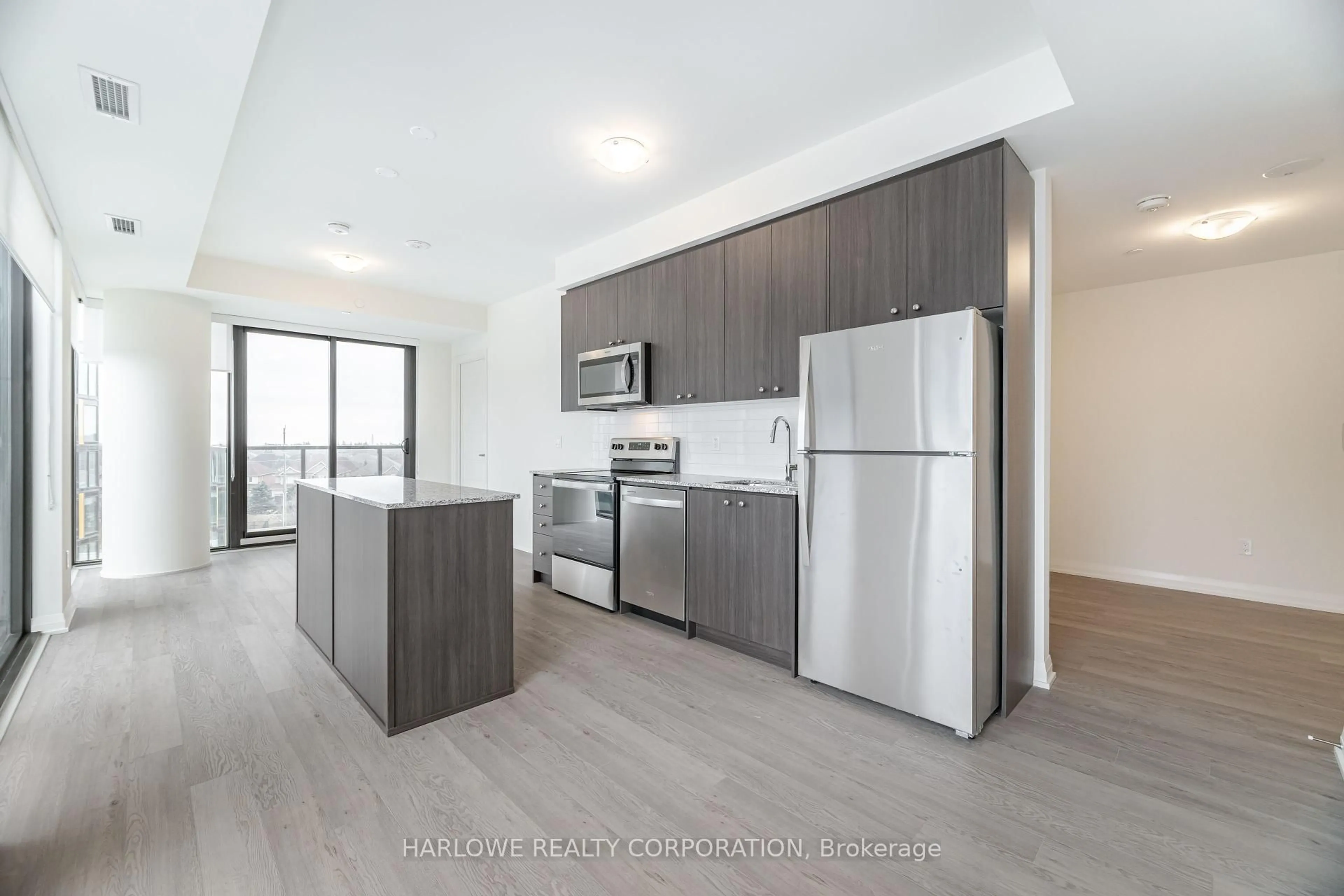 Standard kitchen, unknown for 3006 William Cutmore Blvd #517, Oakville Ontario L6H 8A4