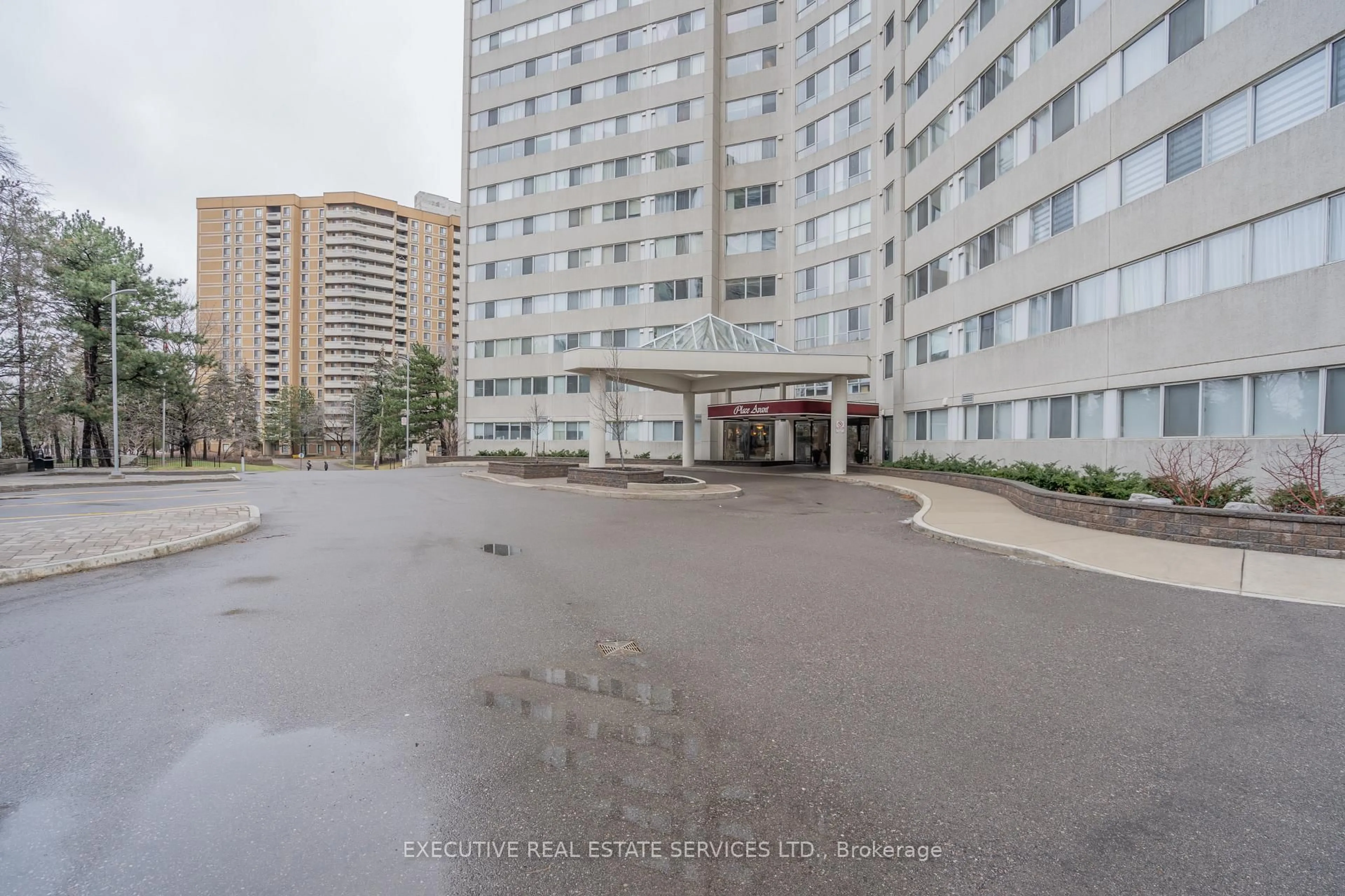 Patio, unknown for 3700 Kaneff Cres #508, Mississauga Ontario L5A 4B8