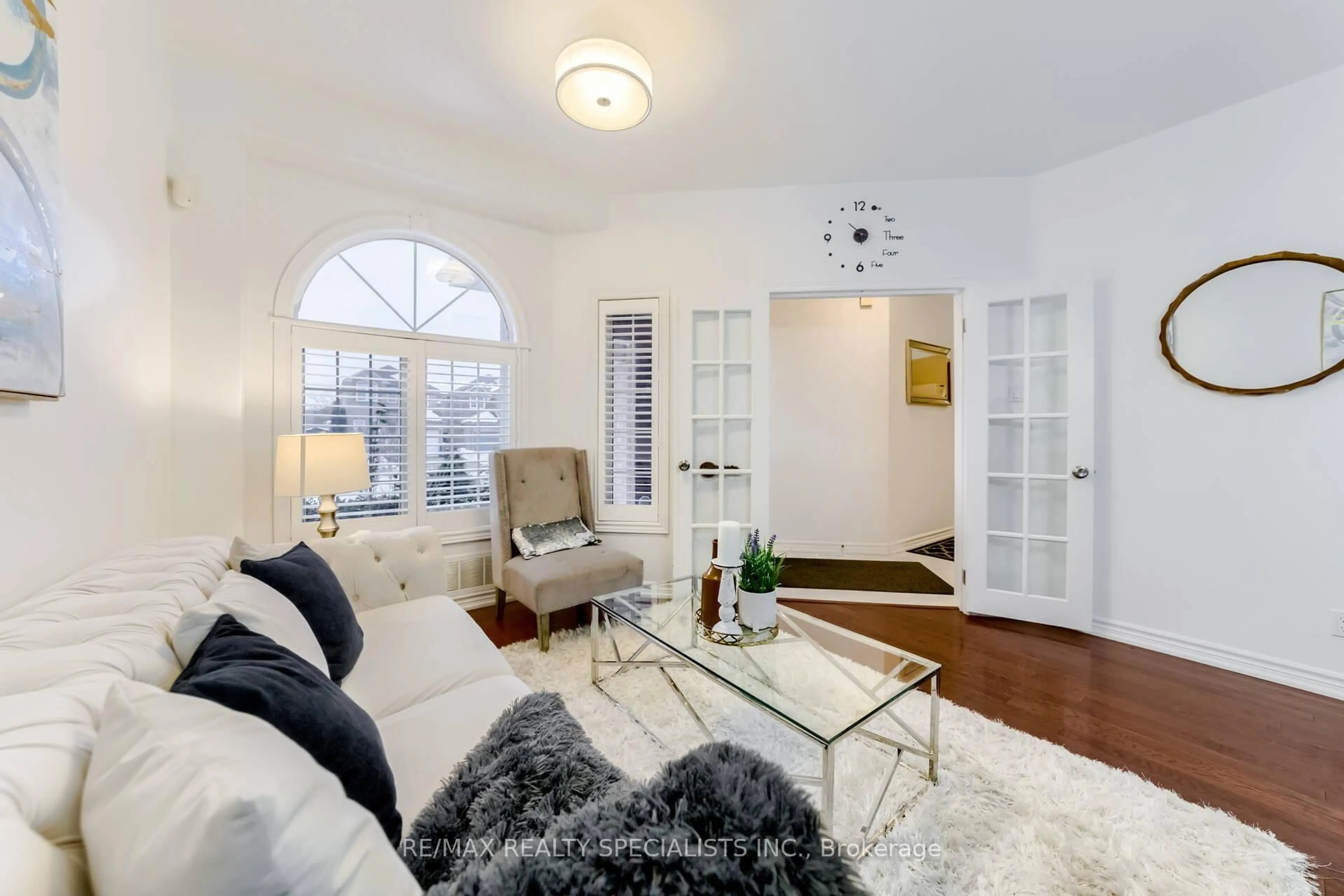 Living room with furniture, unknown for 24 Arthurs Cres, Brampton Ontario L6Y 4Y2