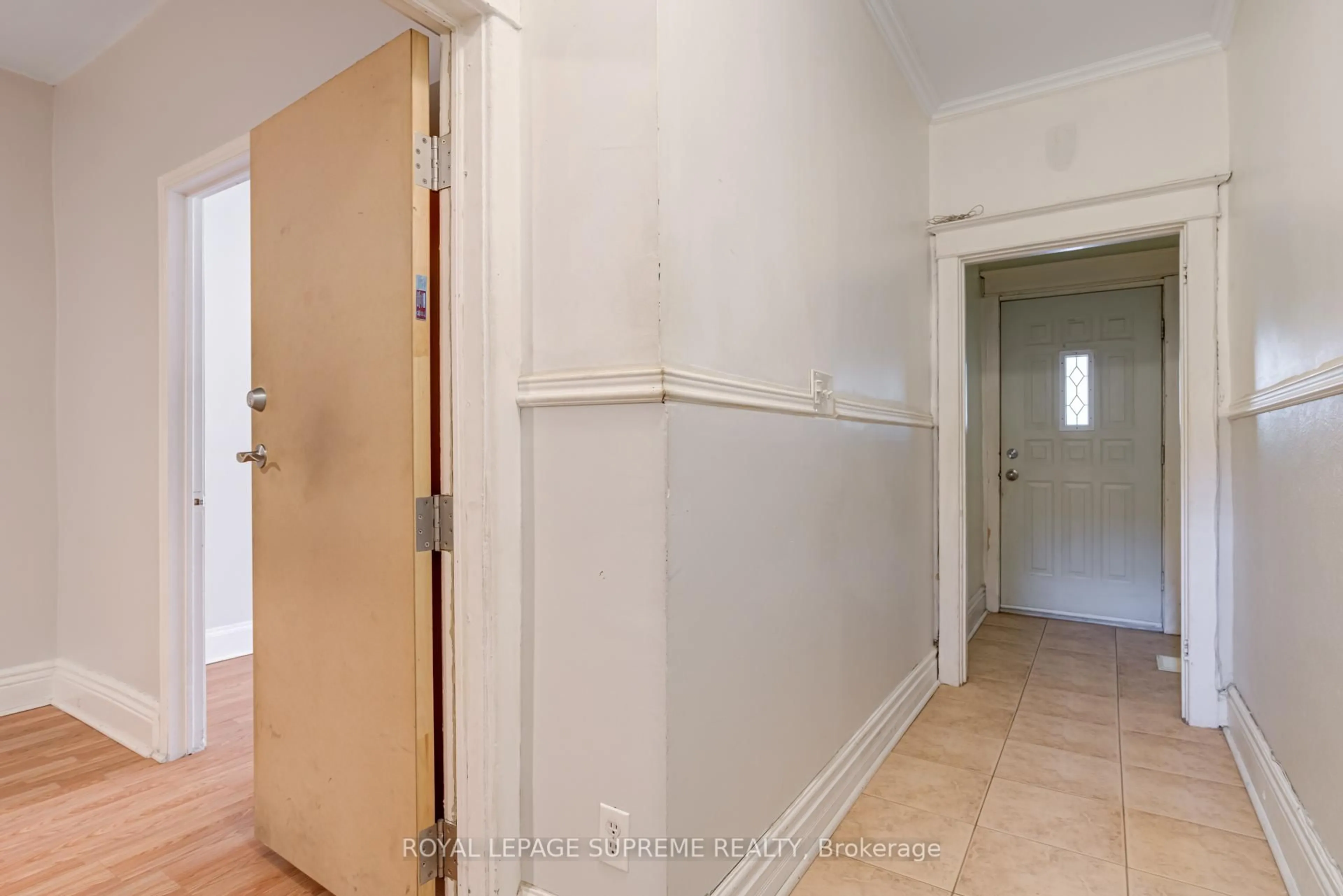 Unknown for 443 Pacific Ave, Toronto Ontario M6P 2R3